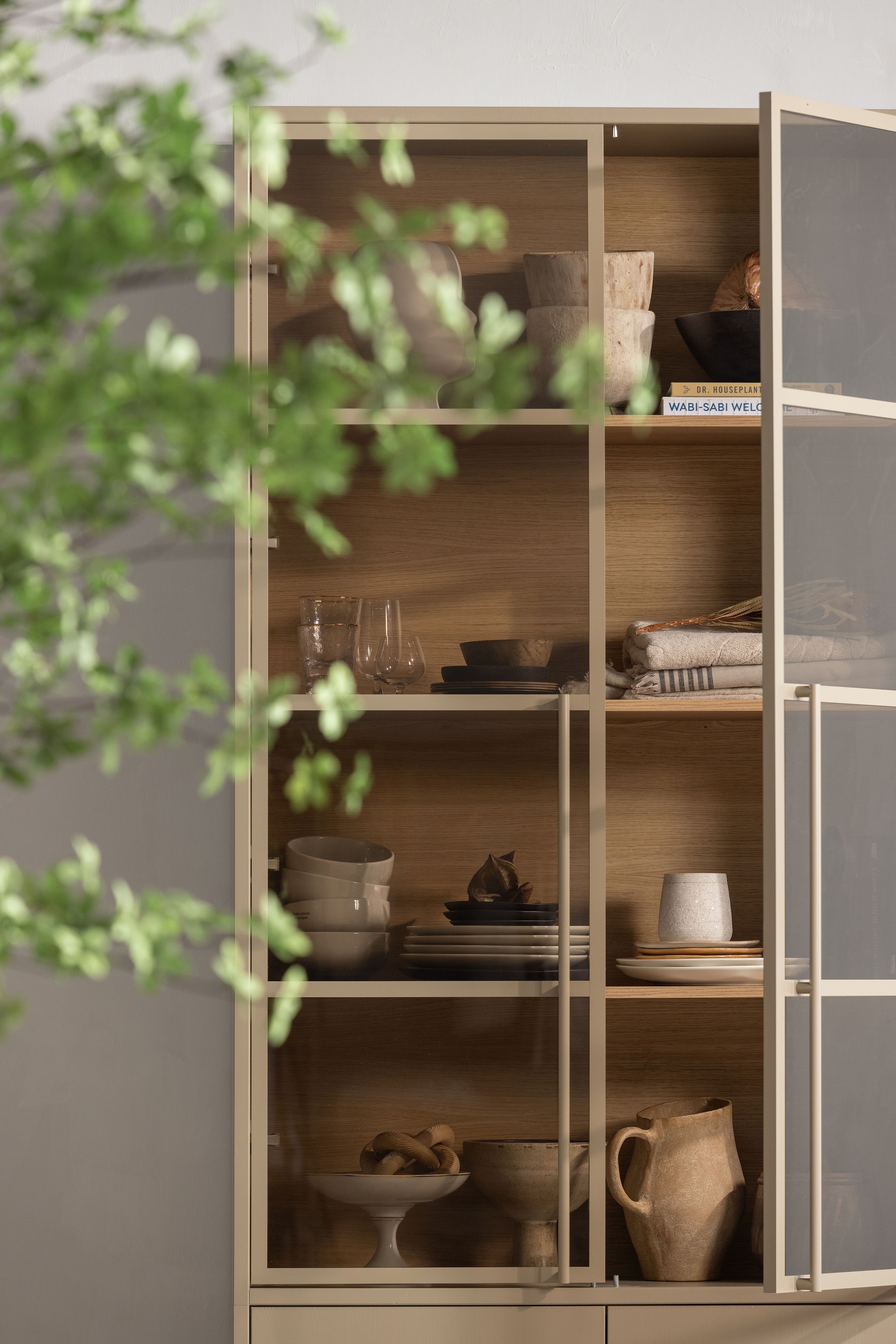 WOOOD Glasvitrine »Casa FSC® Mix Kiefernholz Glastüren mit Eichendekor 101x40x236 cm« Kratzfeste Melaminoberfläche, sichtbare Maserung, einfach zu montieren