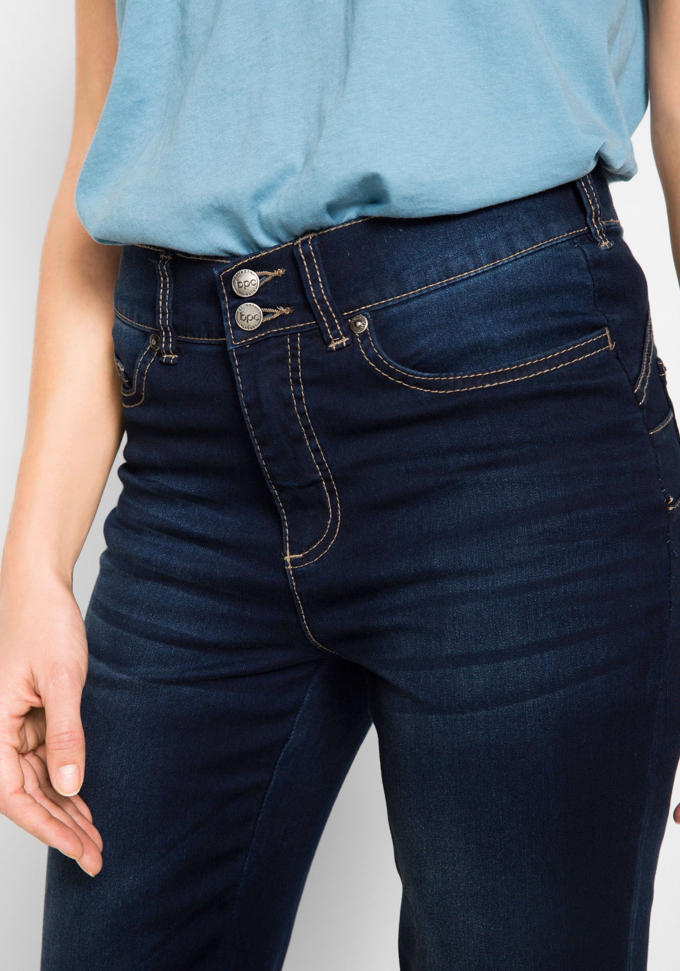 bonprix Jeans push-up coupe régulière, avec ceinture confortable, avec poches fendues