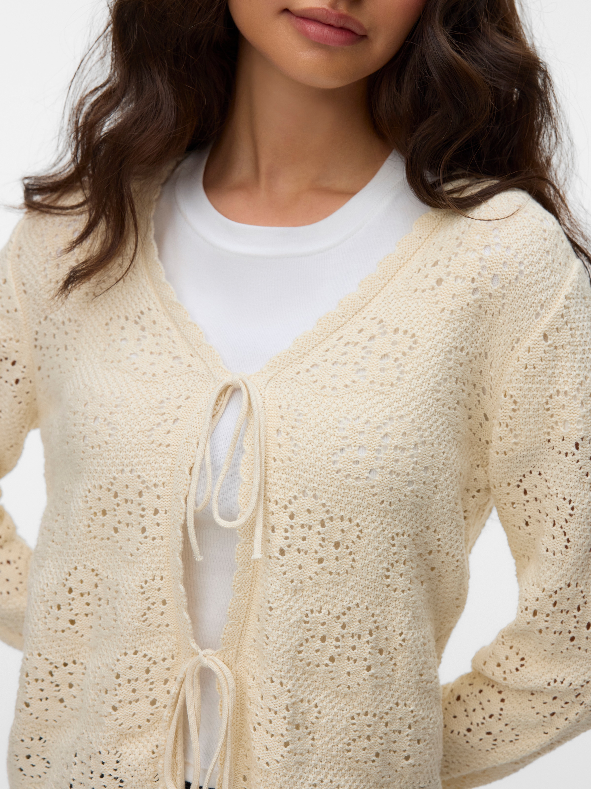 Vero Moda Veste en tricot »VMAVA LS V-NECK TIE STRING CARDIGAN« coton, bords tricotés ondulés