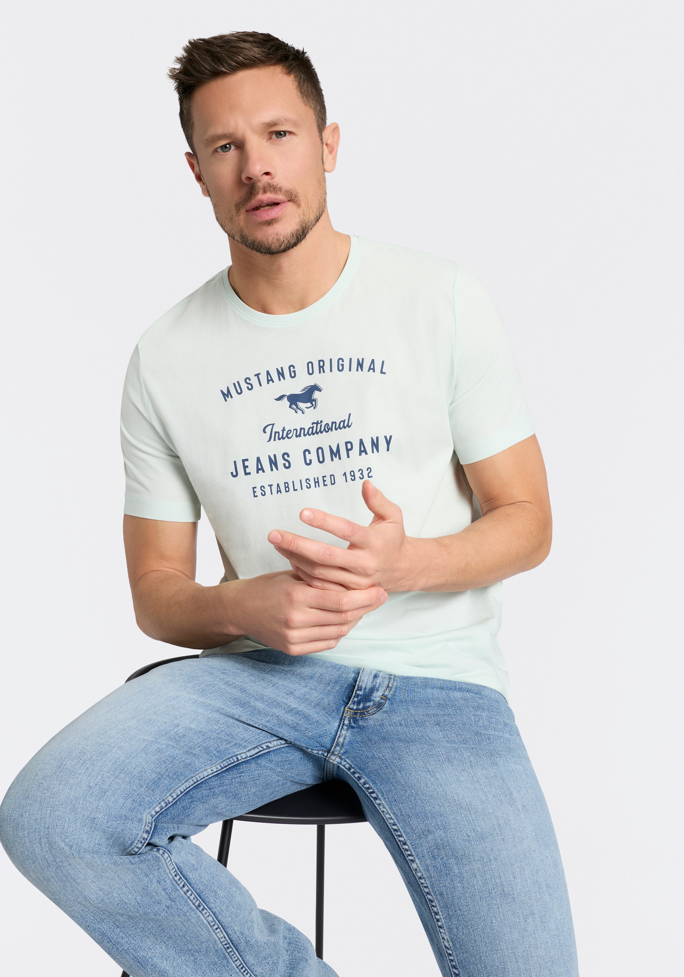 Image of MUSTANG Rundhalsshirt "Alex Logoprint uni" normale Passform, Kurzarm-Design