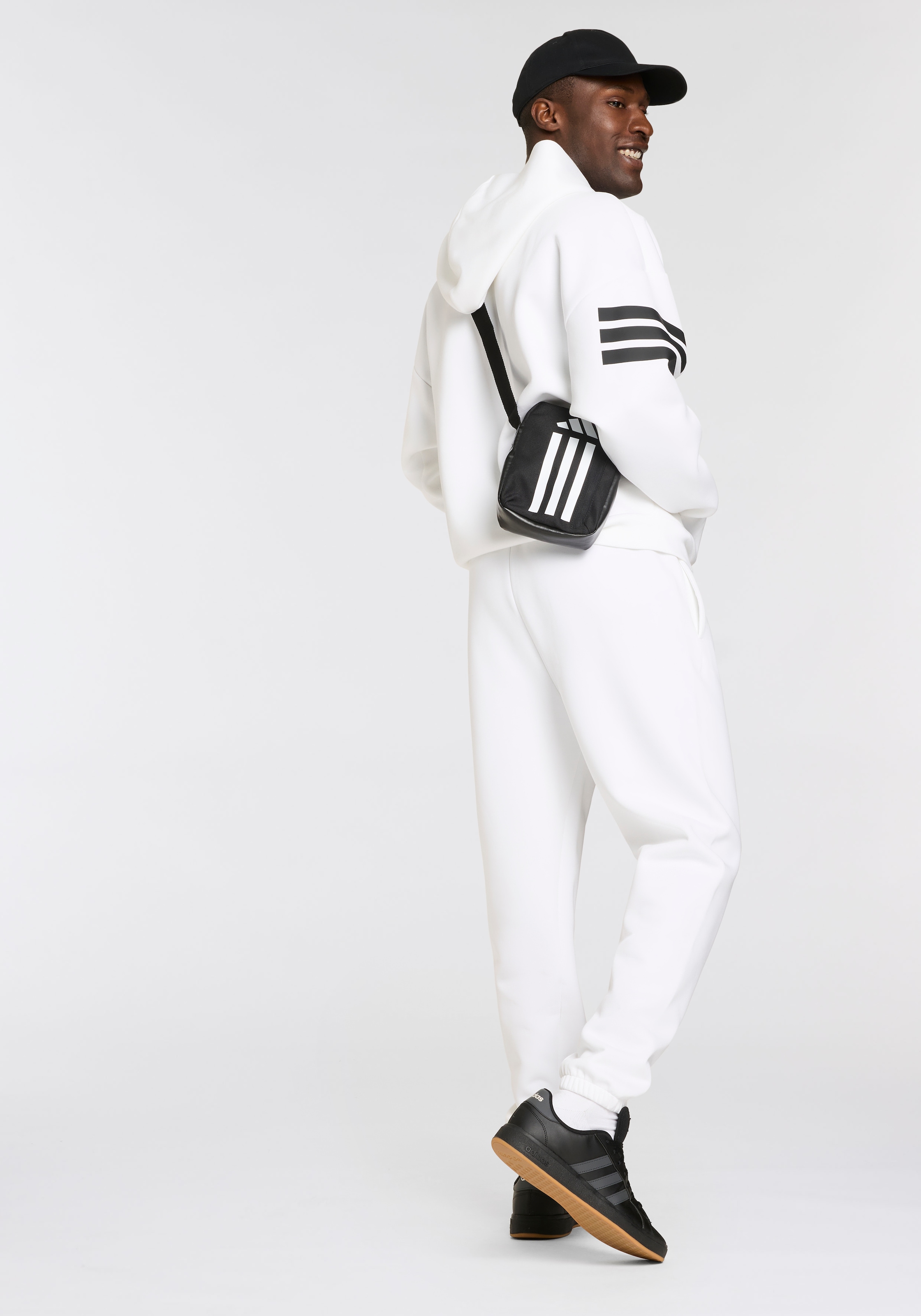 adidas Performance Sporttasche »ESSENTIALS TRAINING SCHULTERTASCHE«