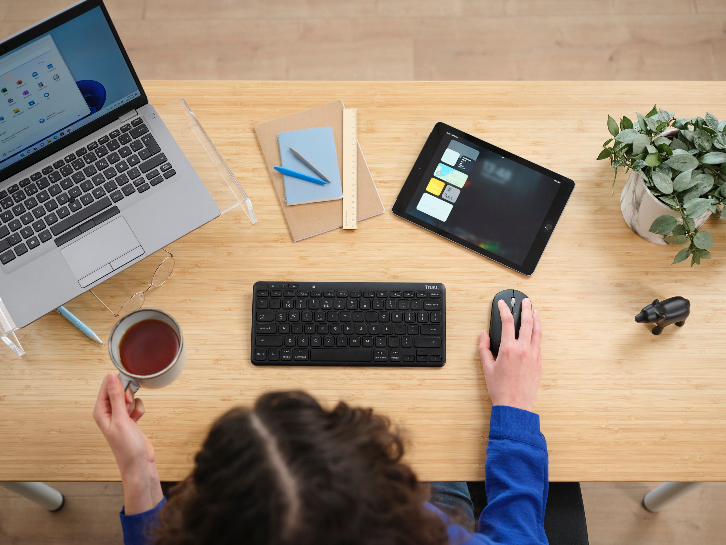 Trust Wireless-Tastatur »Lyra Kompakte Funktastatur«, (USB-Anschluss-Anpassbare Höhe-Multimedia-Tasten)