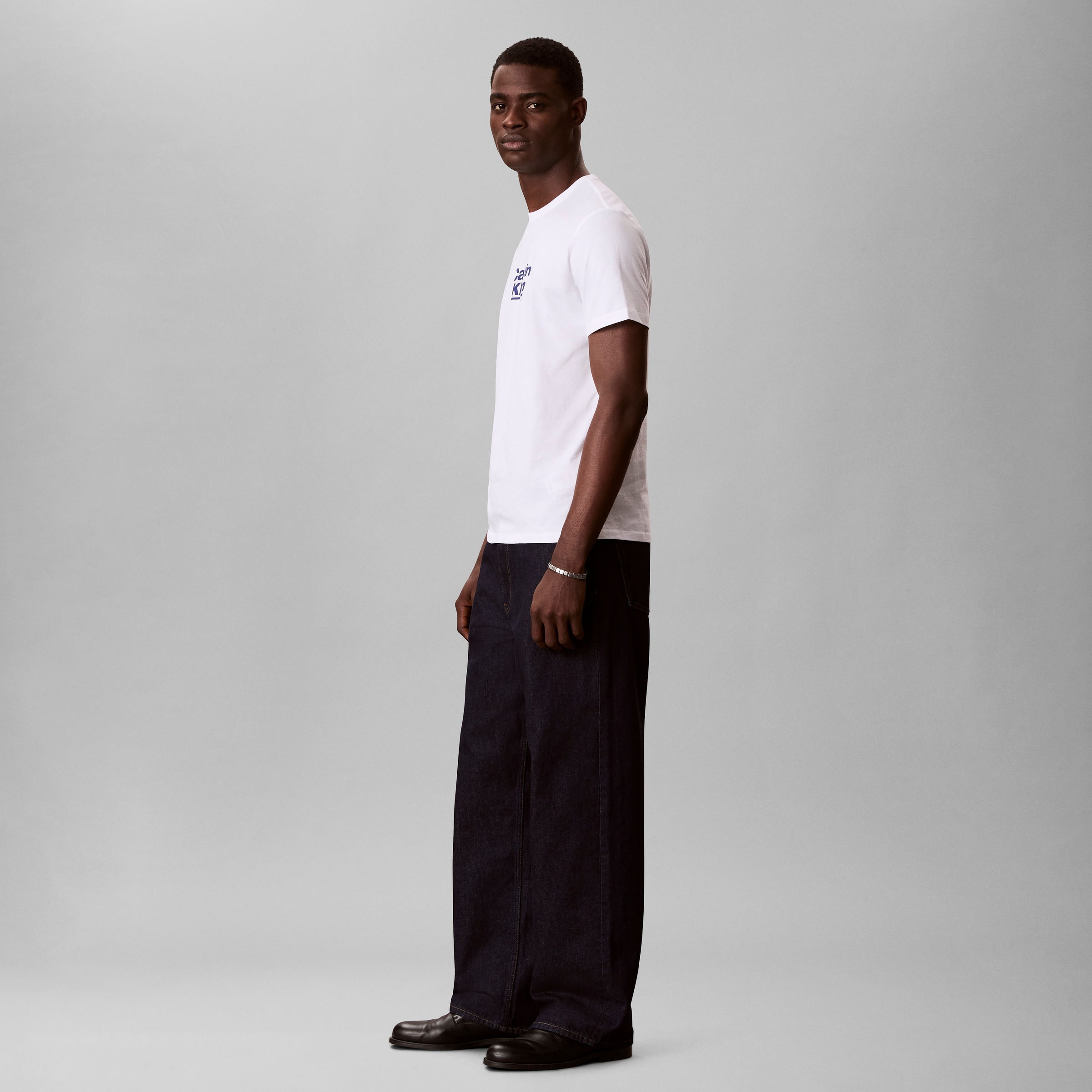 Calvin Klein Jeans T-shirt Rundhalsausschnitt, Regular Fit, Logoschriftzug