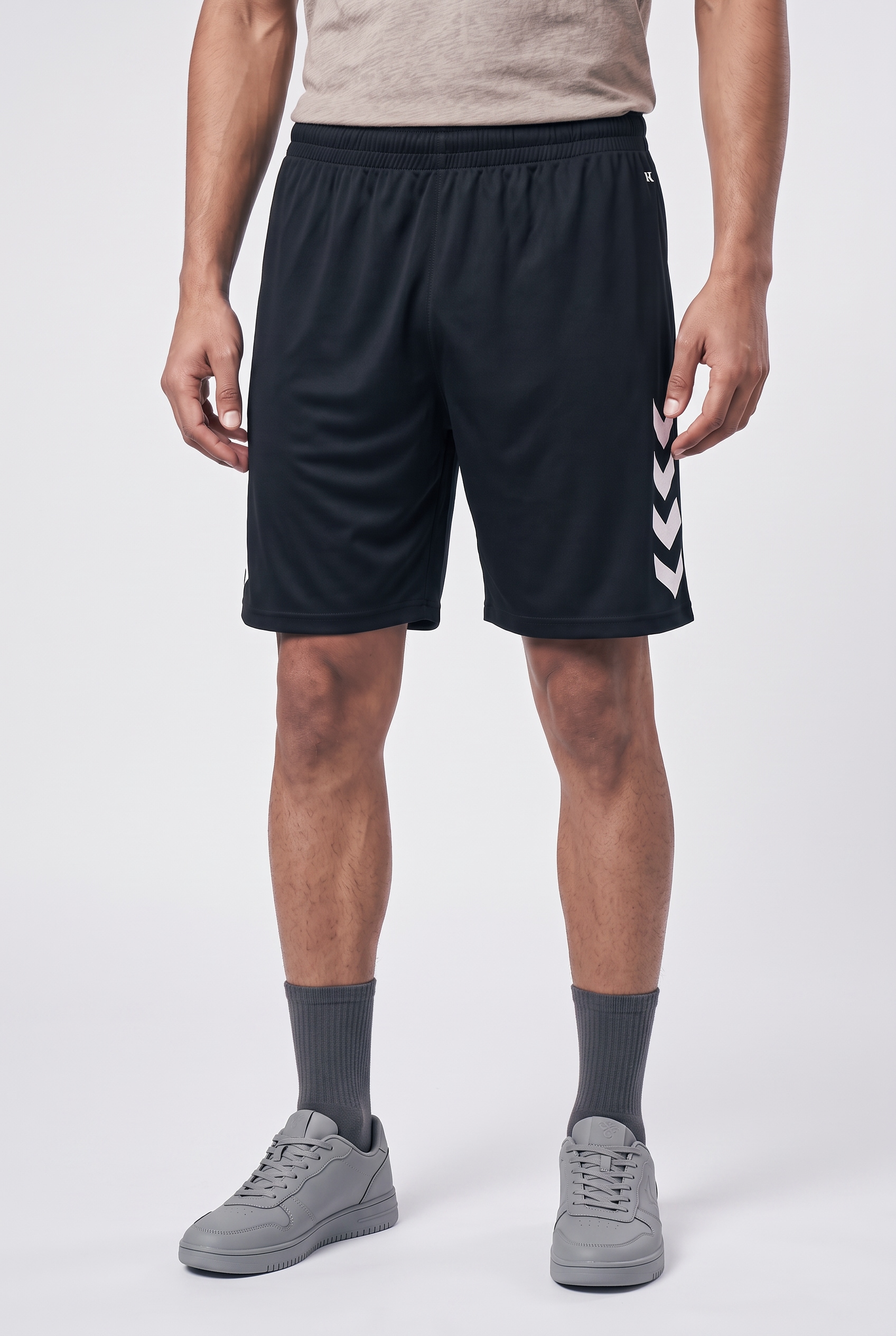 Image of hummel Trainingsshorts "HMLCORE XK POLY SHORTS" mit elastischem Bund, aus Polyester, auch in grossen Grössen