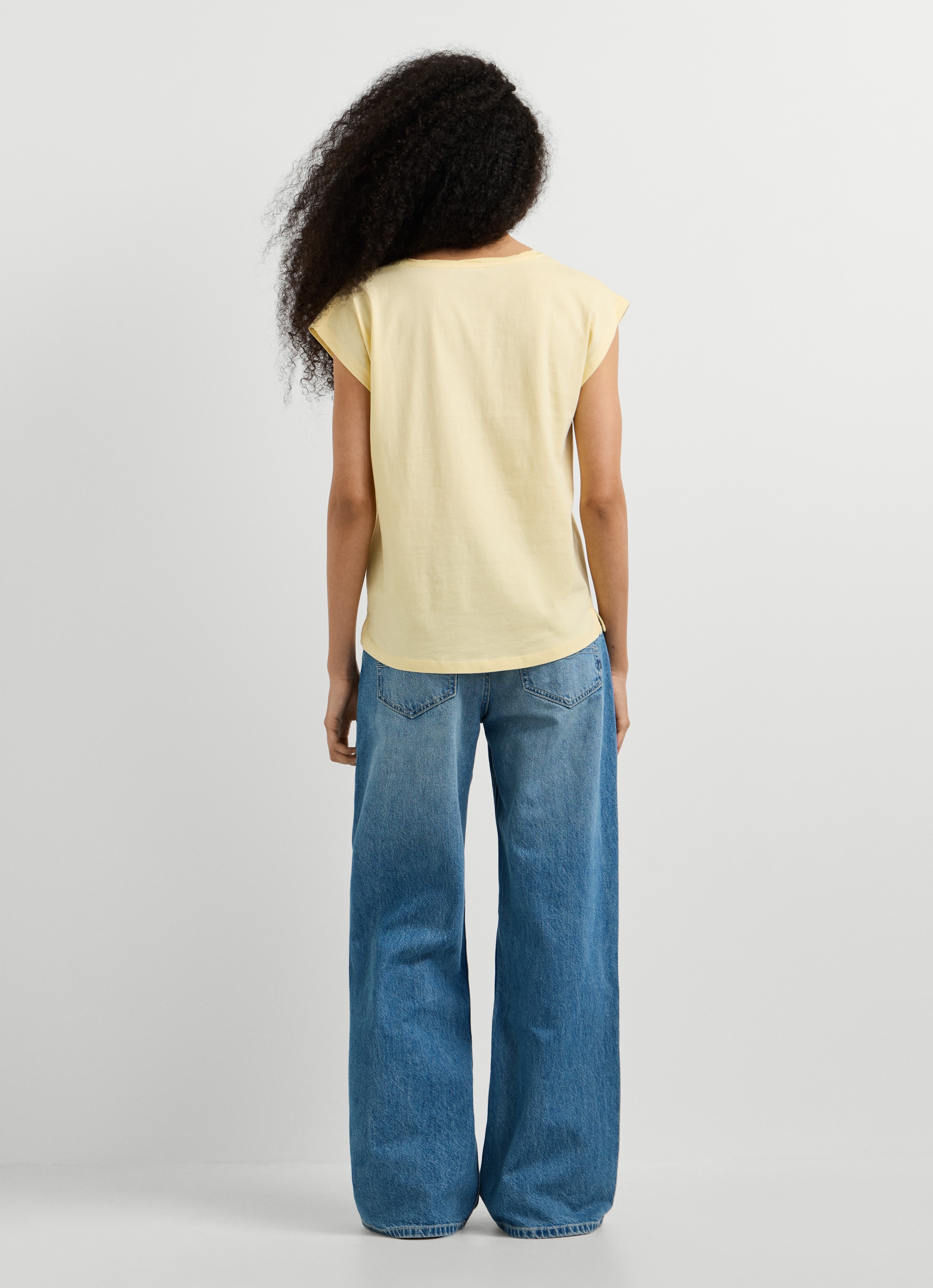 Pepe Jeans T-Shirt »CLOE« mit V-Ausschnitt, Logostickerei