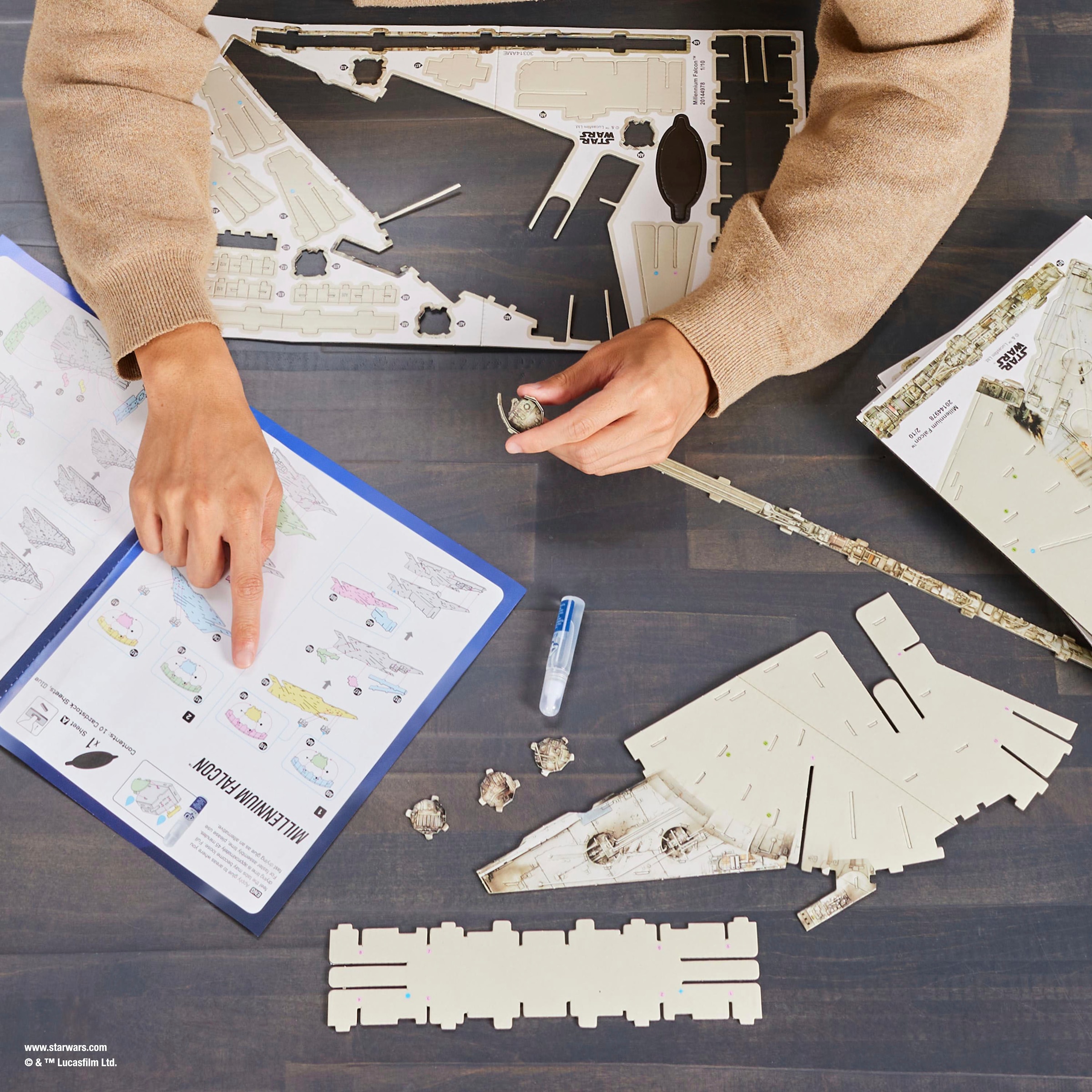 Spin Master Puzzle 3D »4D Build - Star Wars - Millennium Falcon Raumschiff«