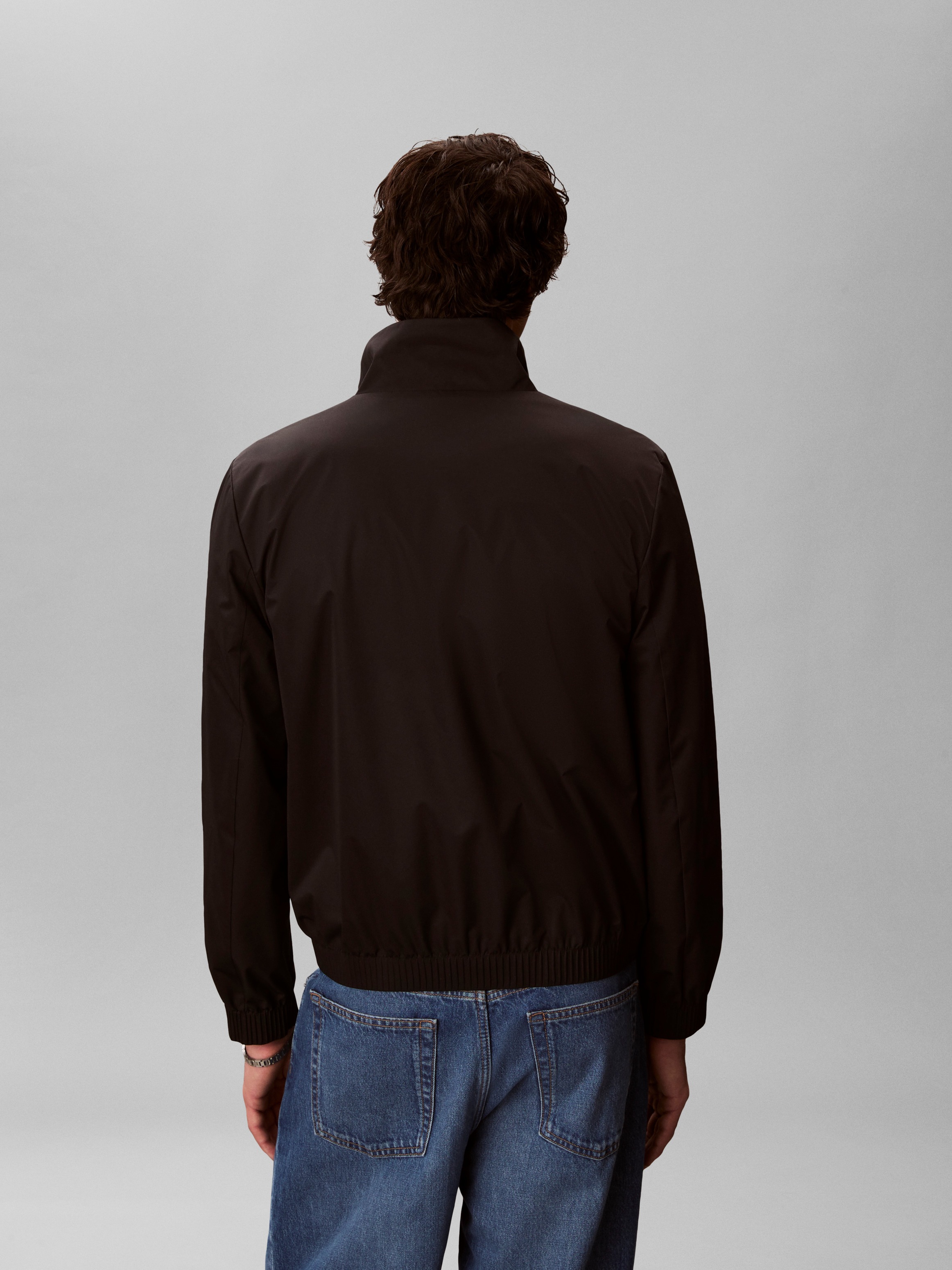 Calvin Klein Coupe-vent »LS NYLON STAND COLLAR WINDBREAKE« sans capuche coupe régulière avec col montant