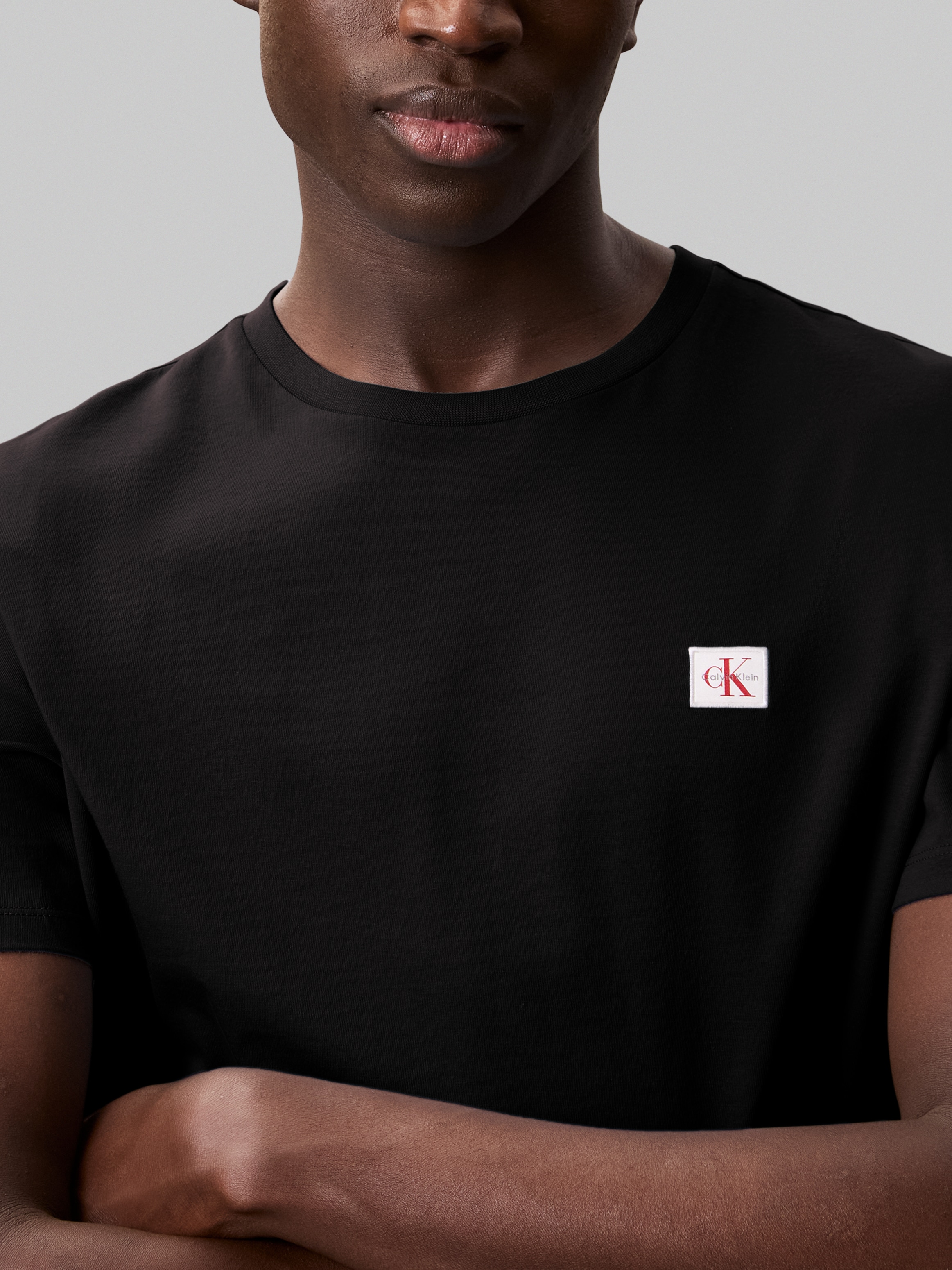 Calvin Klein Jeans T-Shirt »SS BADGE TEE 2 PACK« Packung, 2er-Pack, 2 Stk. Mit Rundhalsausschnitt