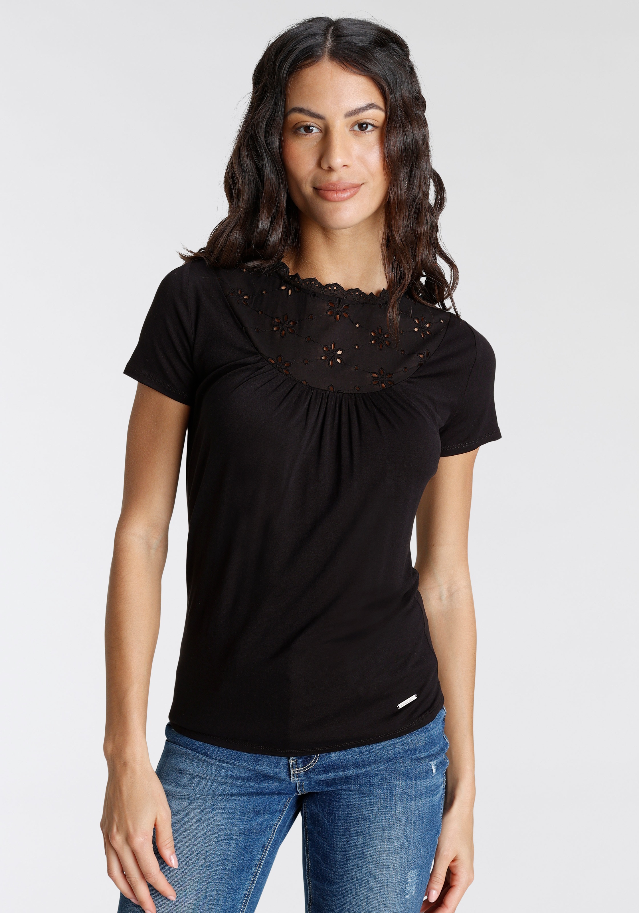 Laura Scott T-Shirt, mit Spitze und Stickereien versandkostenfrei auf | Spitzenshirts