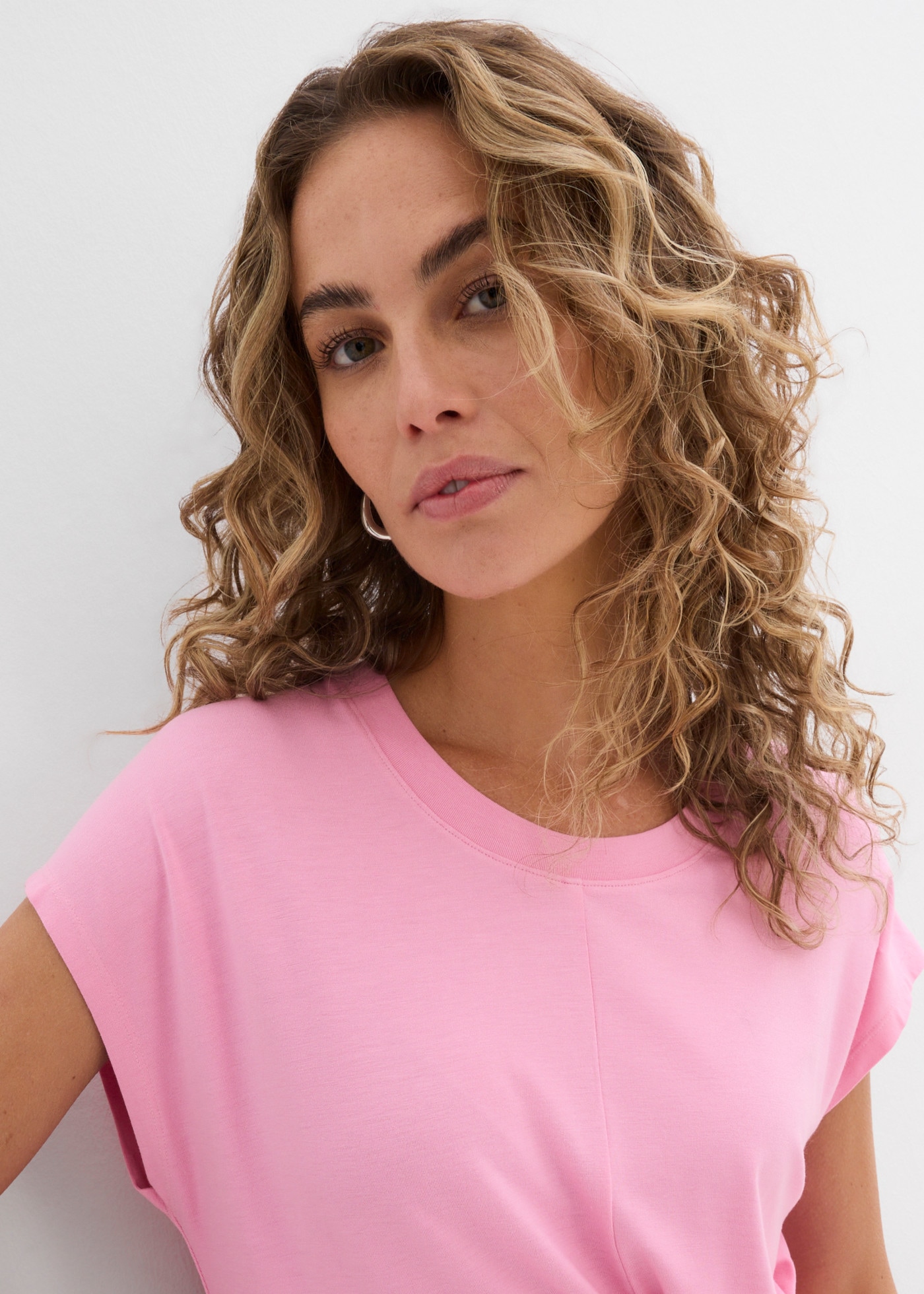 bonprix T-Shirt aus Viskose-Elasthan-Mischung, mit Bindeband in der Taille, ärmellos