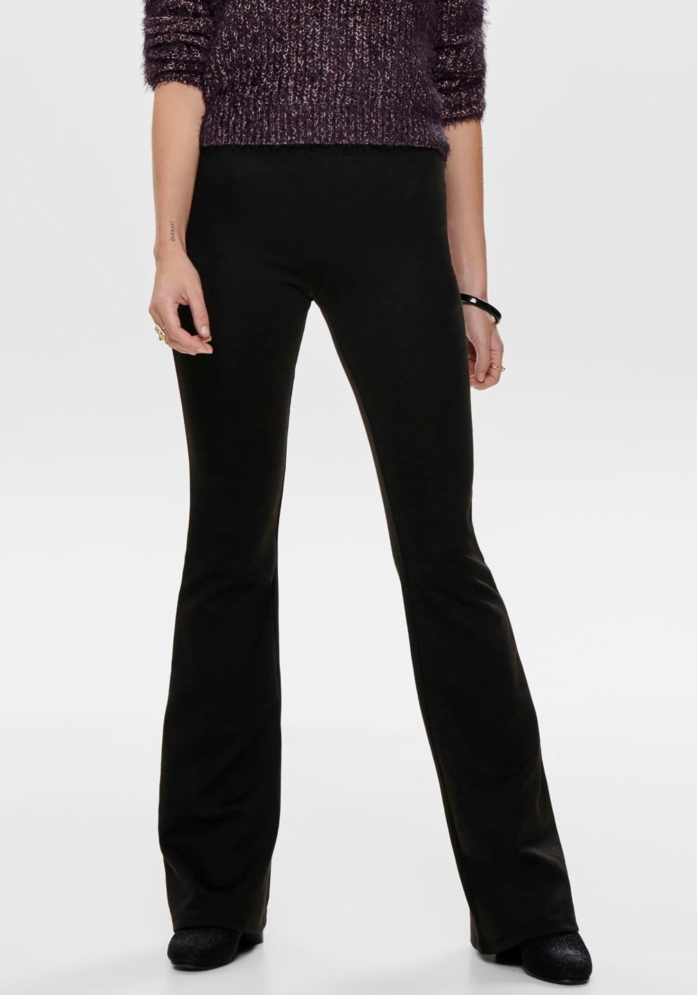 Image of ONLY Jerseyhose "ONLFEVER – Jerseyhose mit Stretch und ausgestelltem Bein" skinny fit, casual, Jersey, Polyester, ohne Ausschnitt