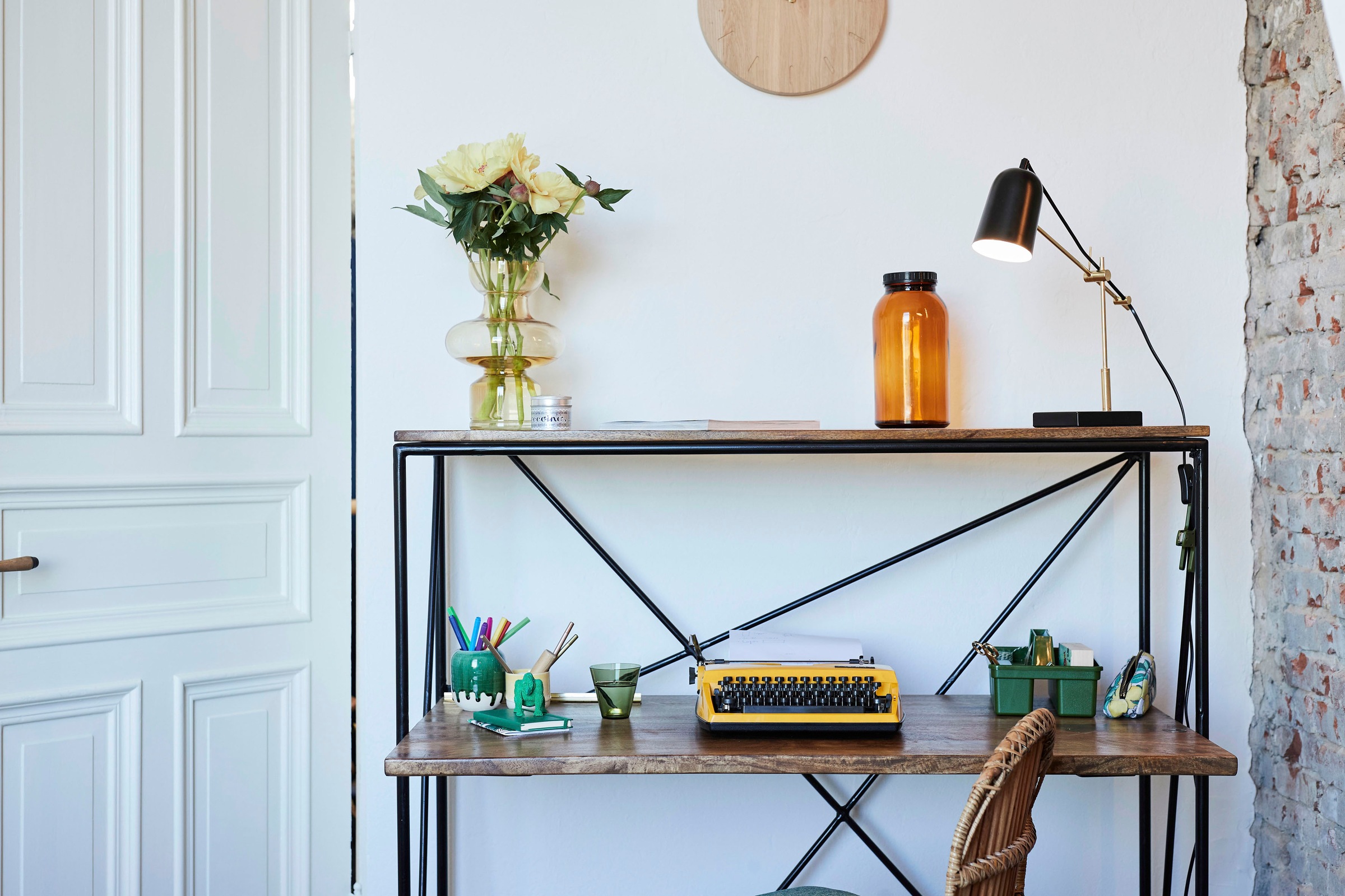 Image of SIT Sekretär "Sulmona aus Mangoholz mit Metallgestell" Kompakter Sekretär mit Regal im minimalistischen Industrial-Design