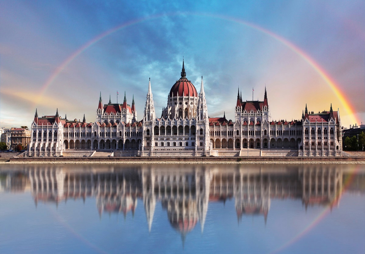 Image of Papermoon Fototapete "Kathedrale mit Regenbogen"