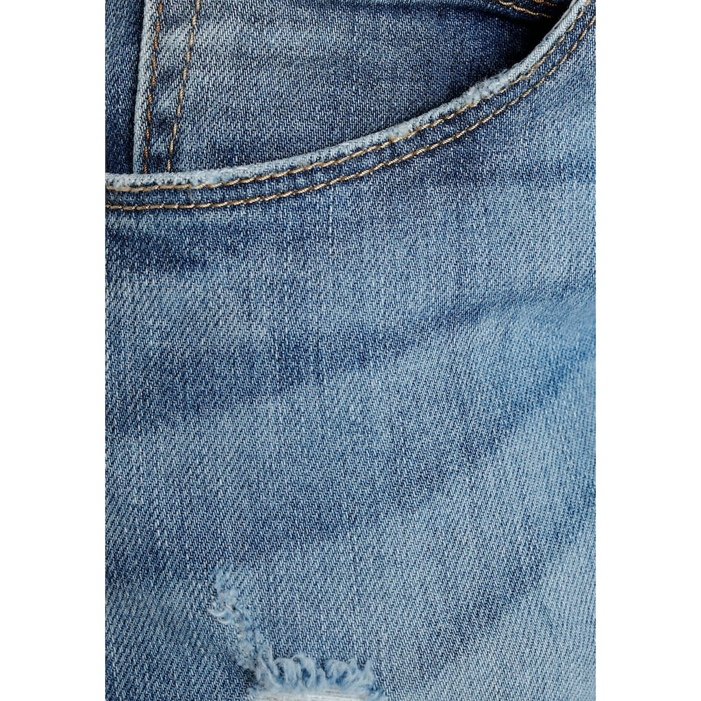 Herrlicher Bootcut-Jeans »Baby Boot Organic Denim«, mit figurformenden Abnähern an den Gesässtaschen