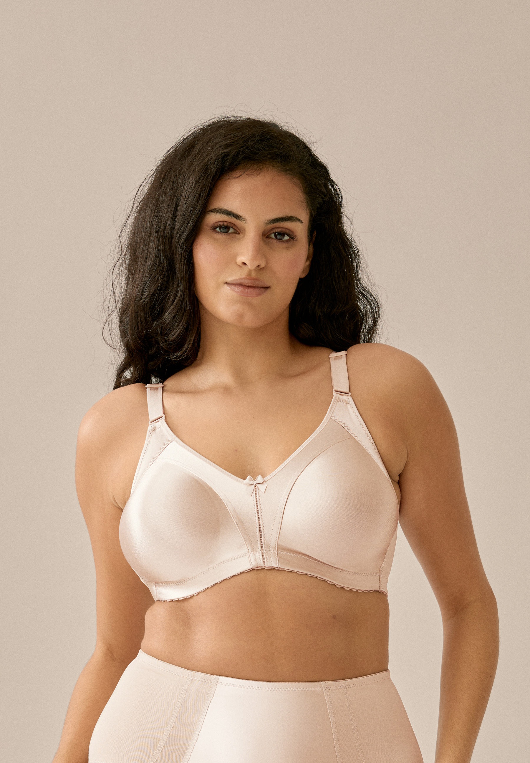 Image of Naturana Minimizer-BH "Solutions" 1 Shaping-Effekt, breite Träger, feminin, ohne Bügel, Satin