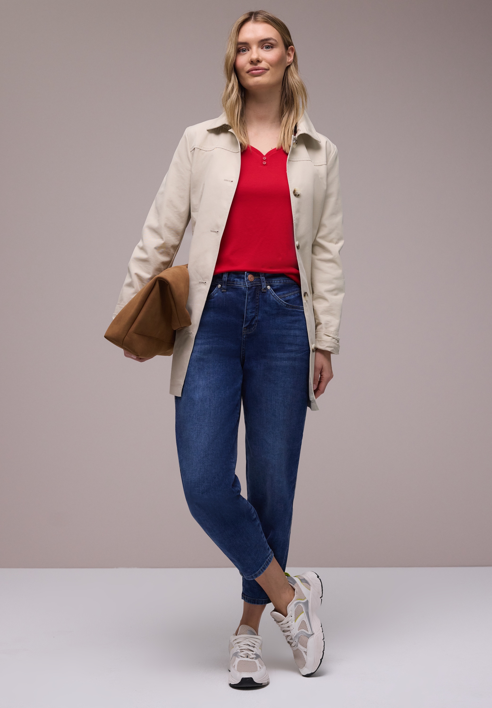 STREET ONE Haut de chemise mit gerundetem V-Ausschnitt und Knopf-Detail