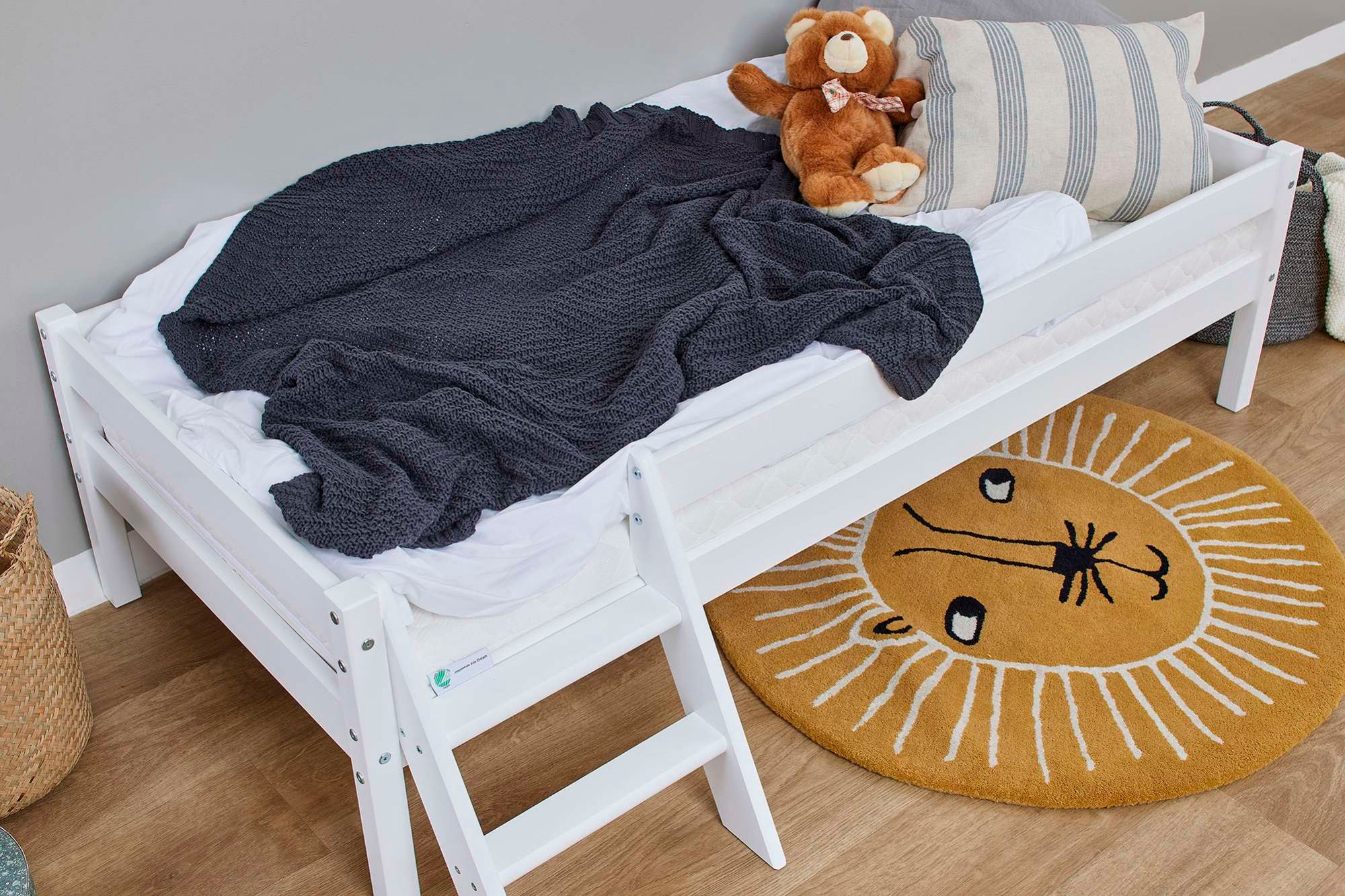 Lüttenhütt Jugendbett »ECO One«, Kinderbett mit Rausfallschutz und Leiter, 3 Farben/Matratze wählbar