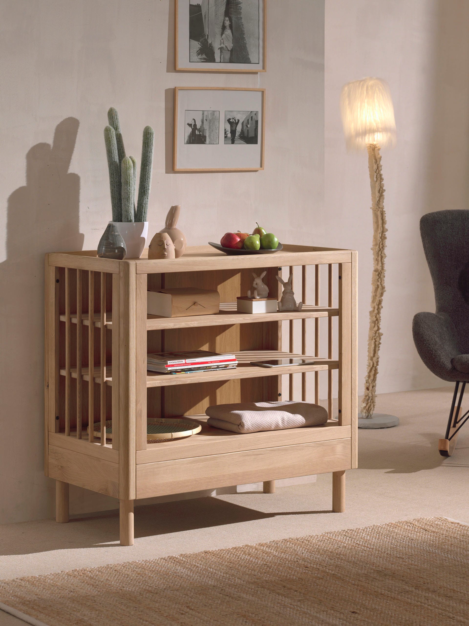 Image of Vipack Wickelkommode "Wickelregal aus massvier Eiche natur geölt, zeitloses Design" bis 11 kg mit 3 geräumigen Fächern, stabil und standfest gebaut 100 cm