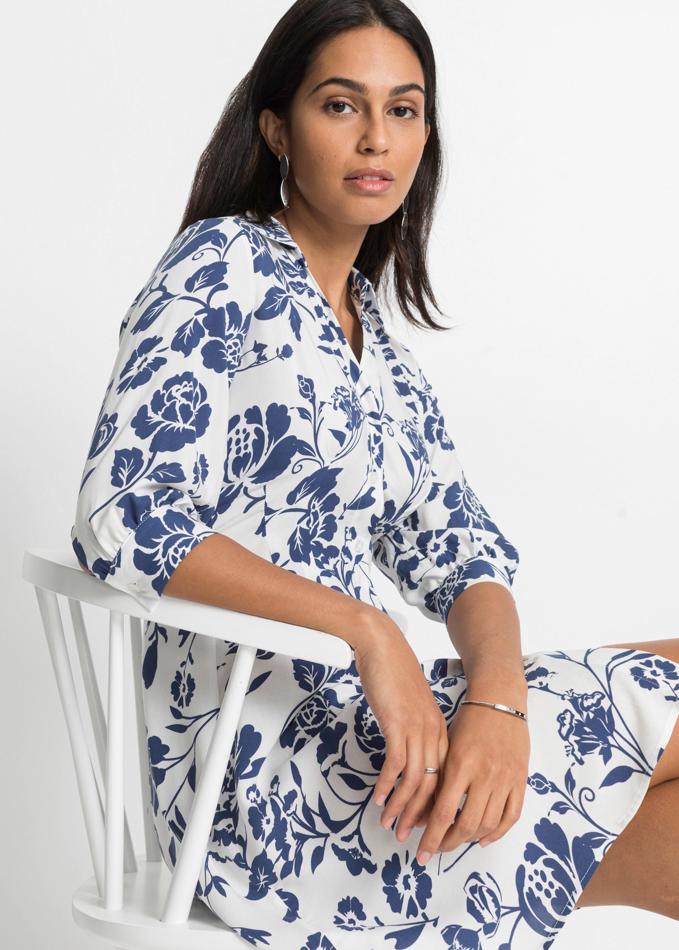 bonprix Robe chemisier aus Viskose, mit Knopfleiste, ausgestellte Passform, mit 3/4-Ärmeln