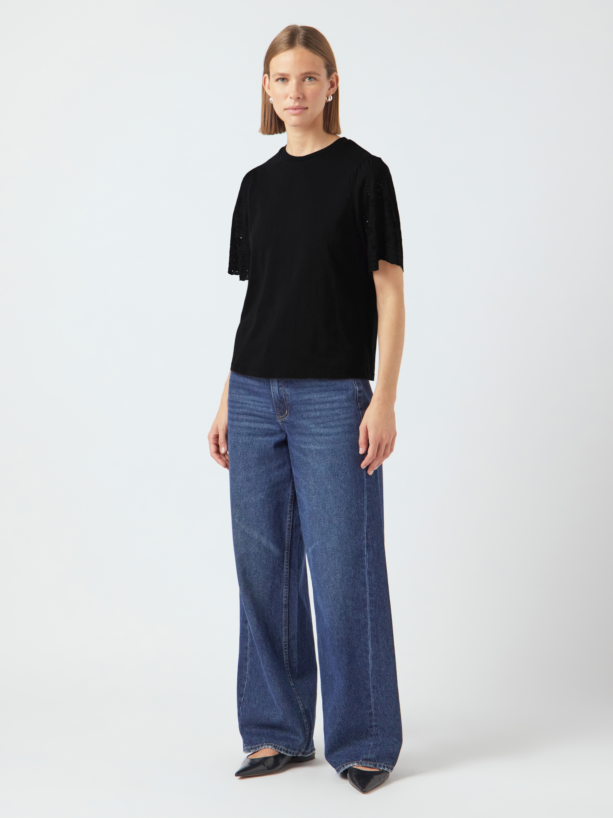 Y.A.S T-shirt à manches courtes »YASLEX SS TOP W. EMB SLEEVES S. NOOS«, mit Lochstickerei
