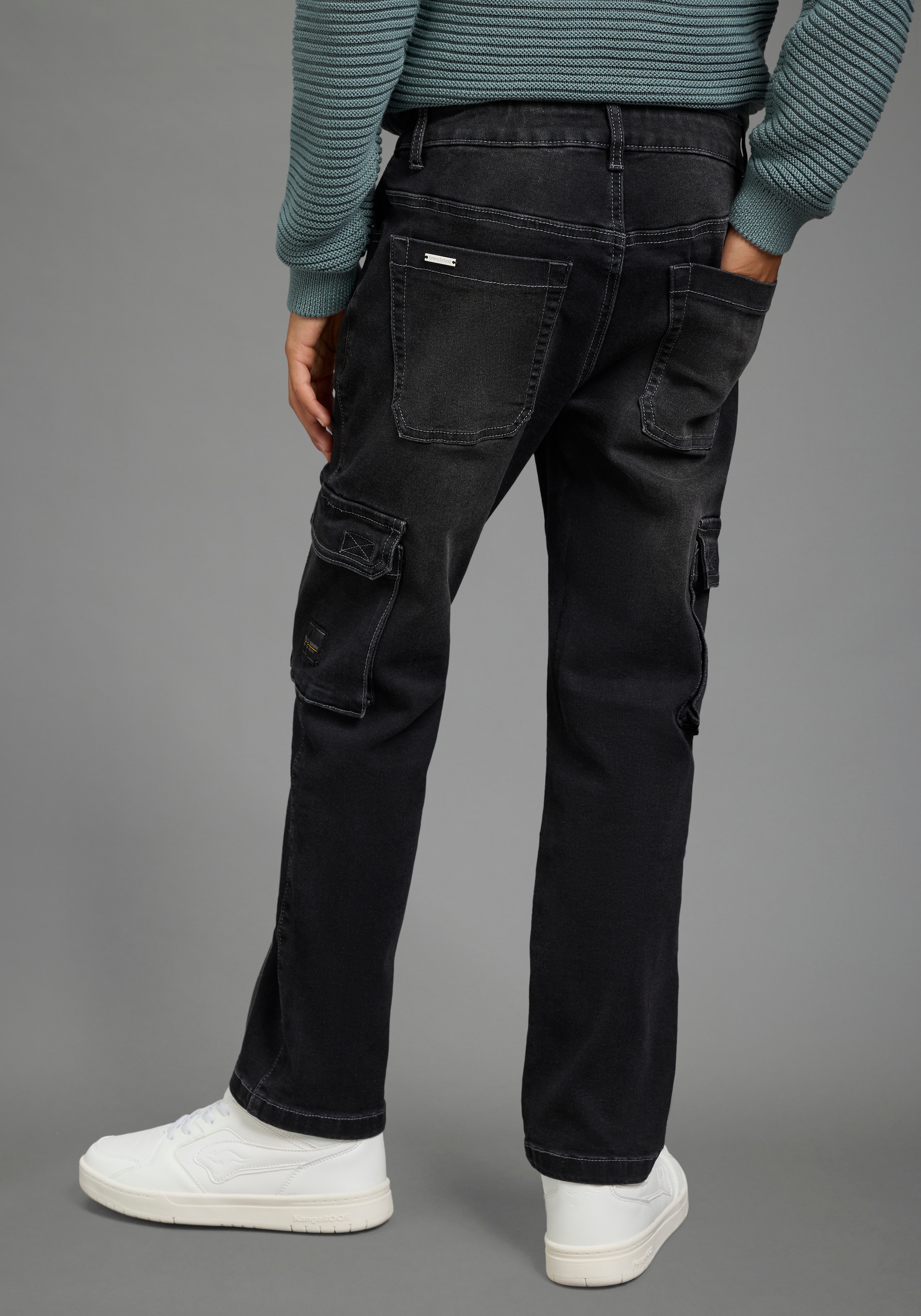 Bruno Banani Loose-fit-Jeans »Cargojeans in lockerer Form von BRUNO BANANI« Lässige Jeans mit Cargo-Taschen, gerades Bein, normale Leibhöhe