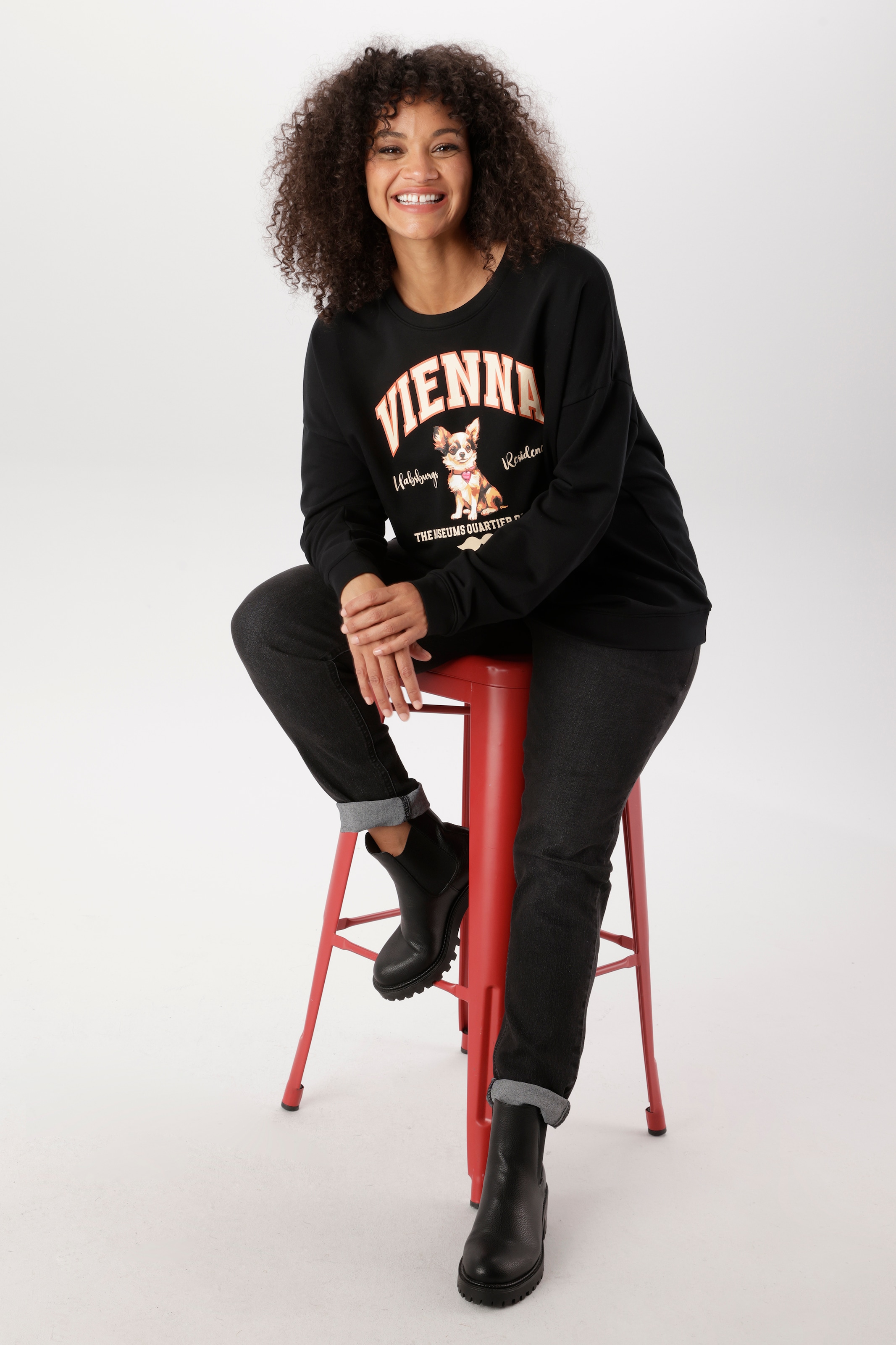 Aniston PLUS Sweat-shirt , avec application mignonne - NOUVELLE COLLECTION
