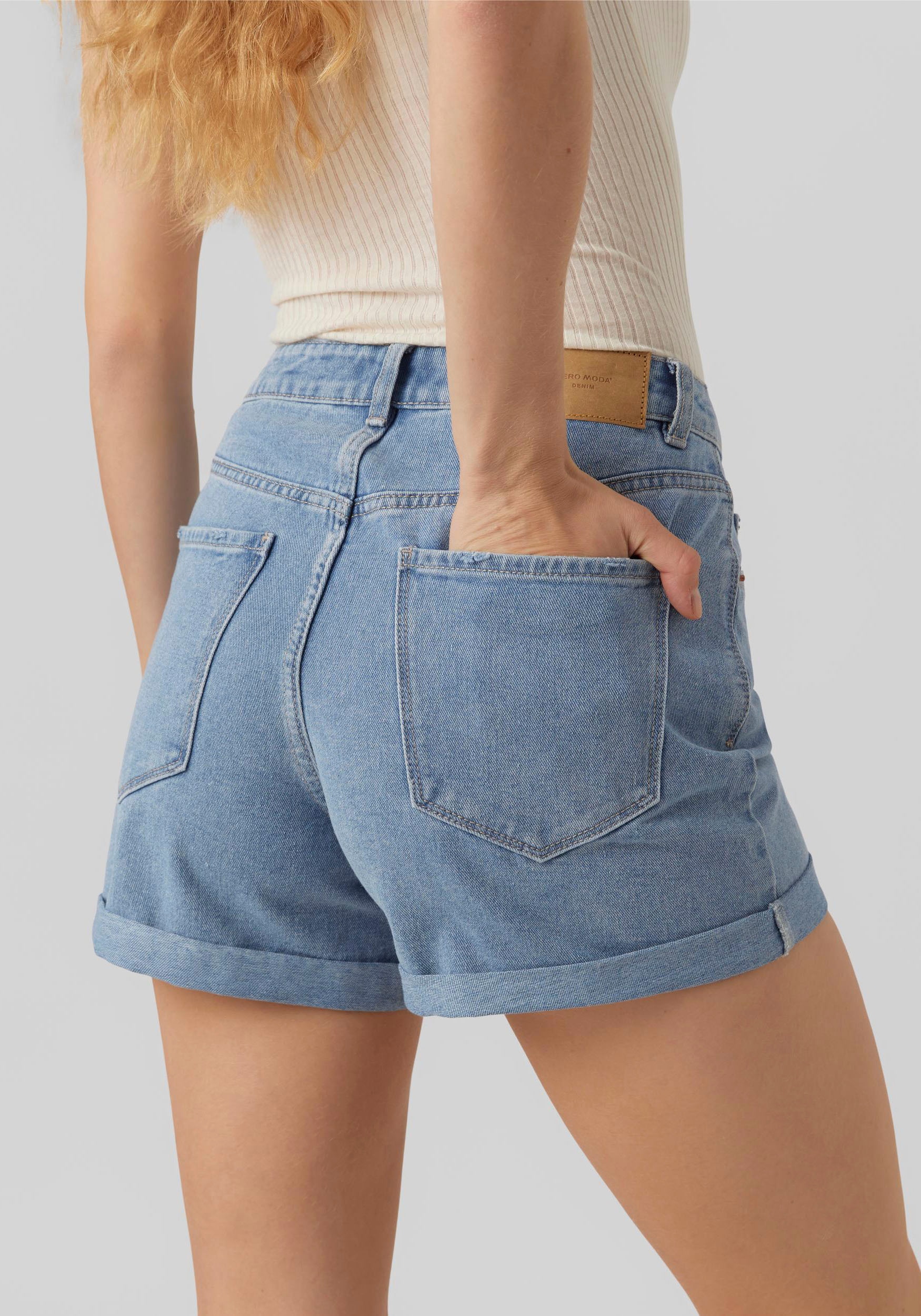 Vero Moda Short en jean »VMZURI HR LOOSE SHORTS MIX NOOS«