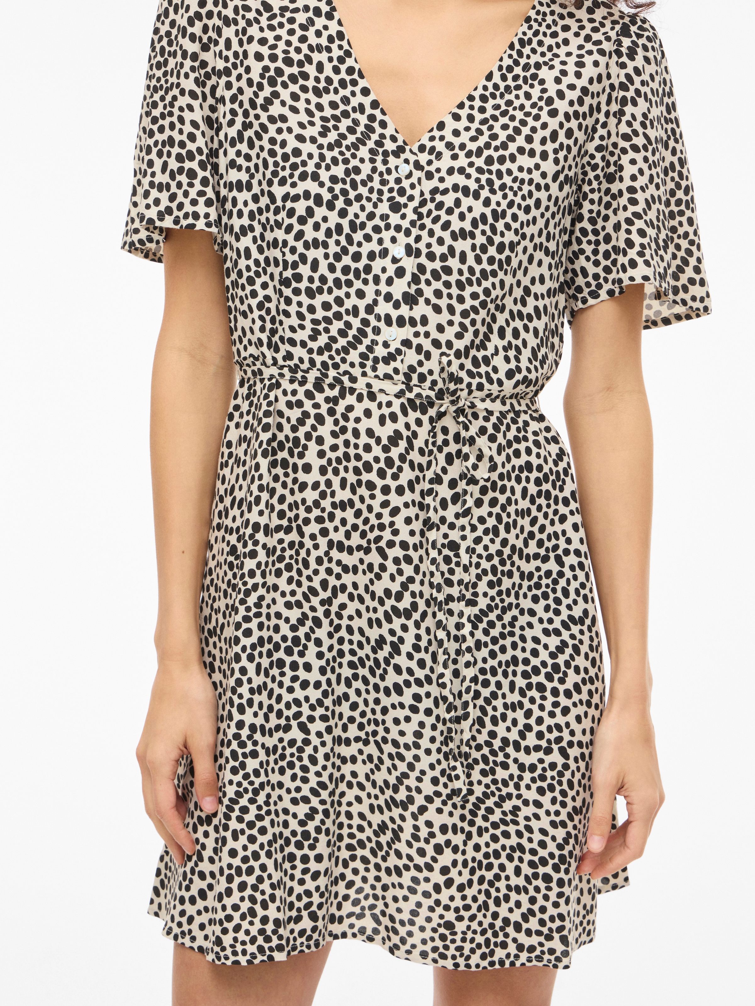Vila Mini-robe »VIGRACE V-NECK S/S SHORT DRESS - NOOS« robe d'été,