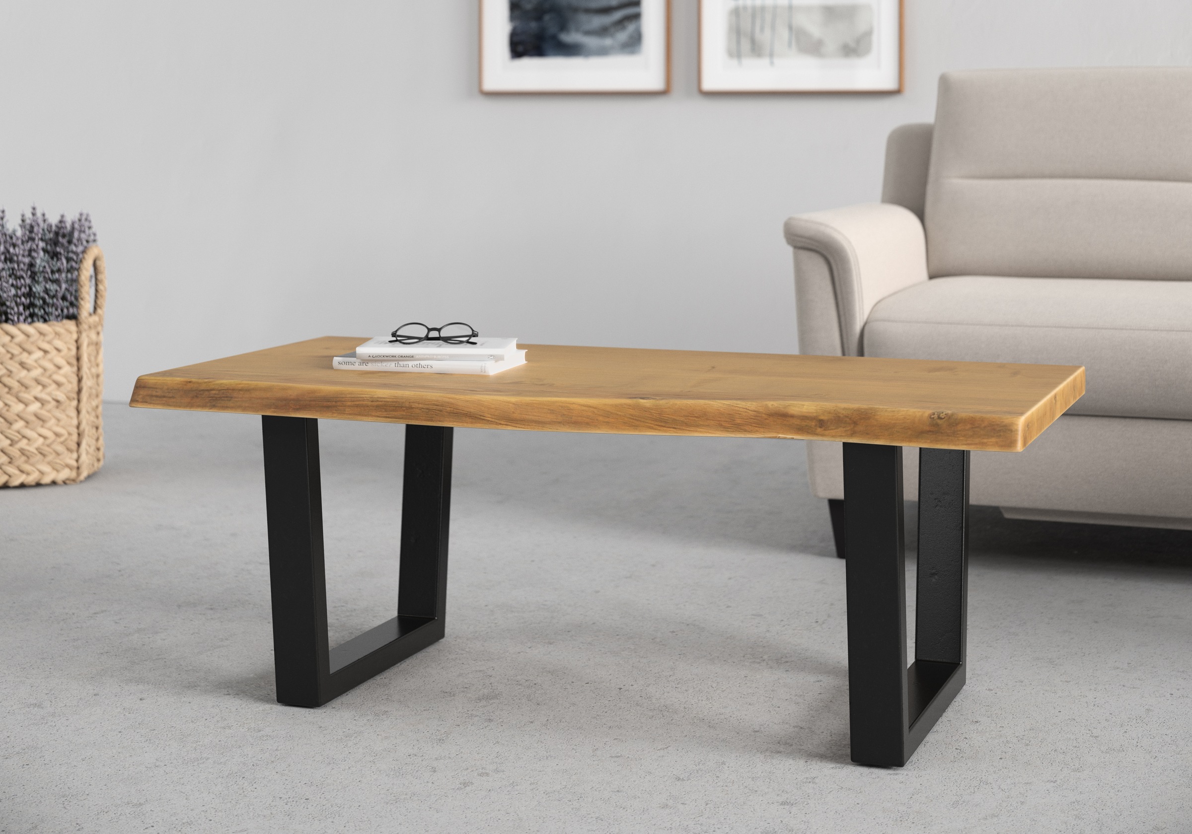 byLIVING Couchtisch "Judy" aus Massivholz, mit natürlicher Baumkante, Breite 120 cm