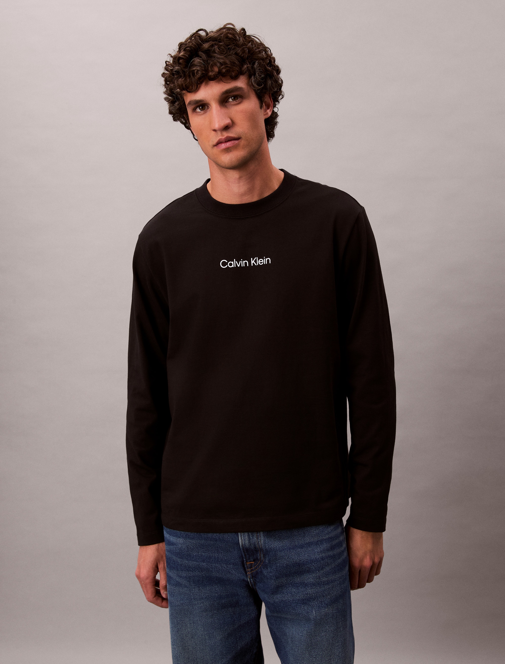 Image of Calvin Klein Langarmshirt "LS RLXD STANDARD LOGO CREWNK TEE" Rundhalsausschnitt, relaxed fit