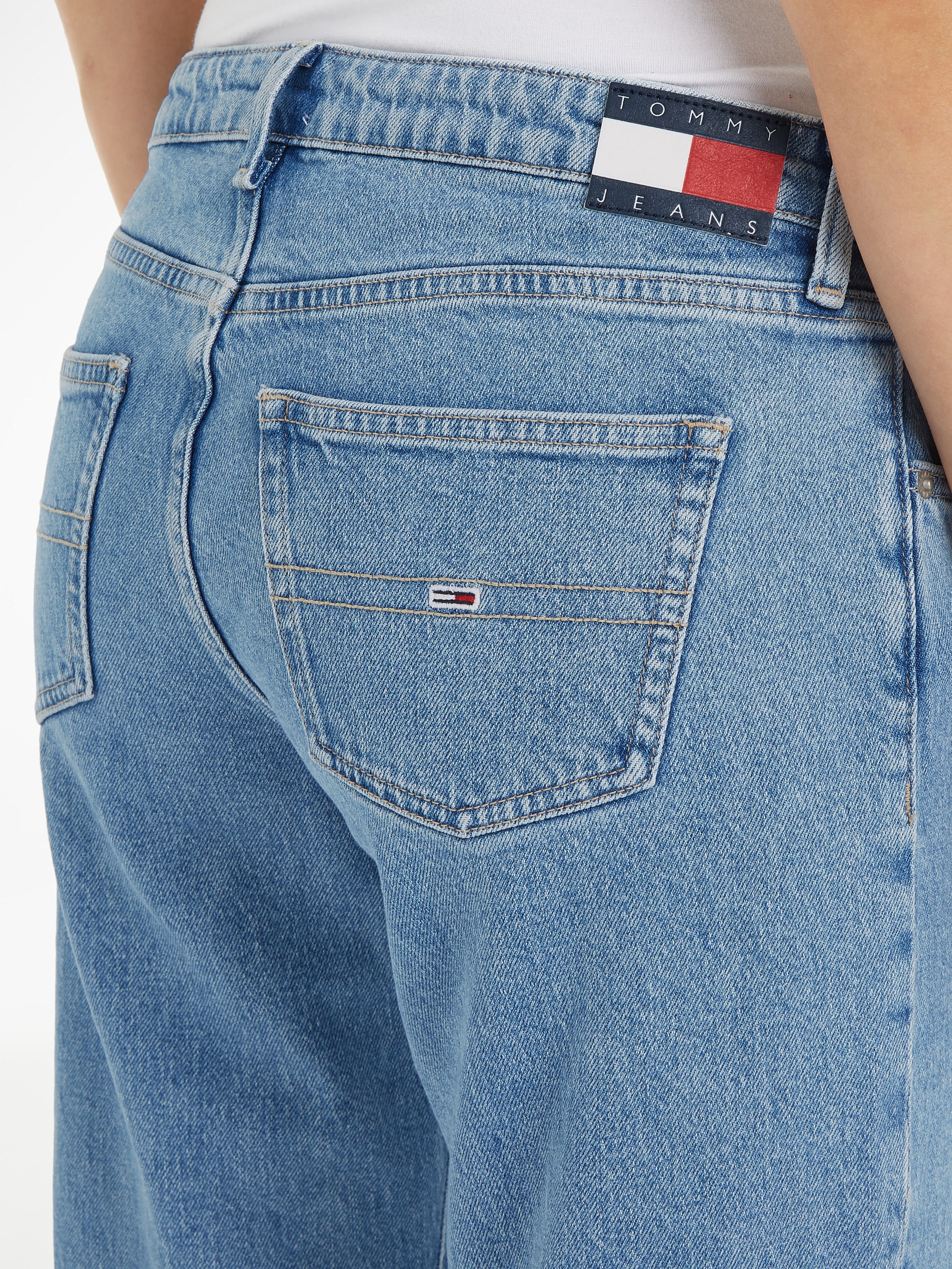 Tommy Jeans Bequeme Jeans »LW STR BH4116«, mit Ledermarkenlabel