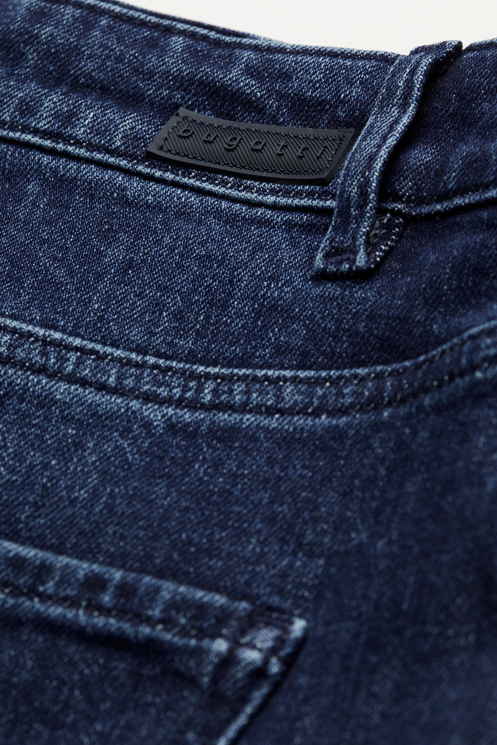bugatti 5-Pocket-Jeans, mit lockerem Schnitt