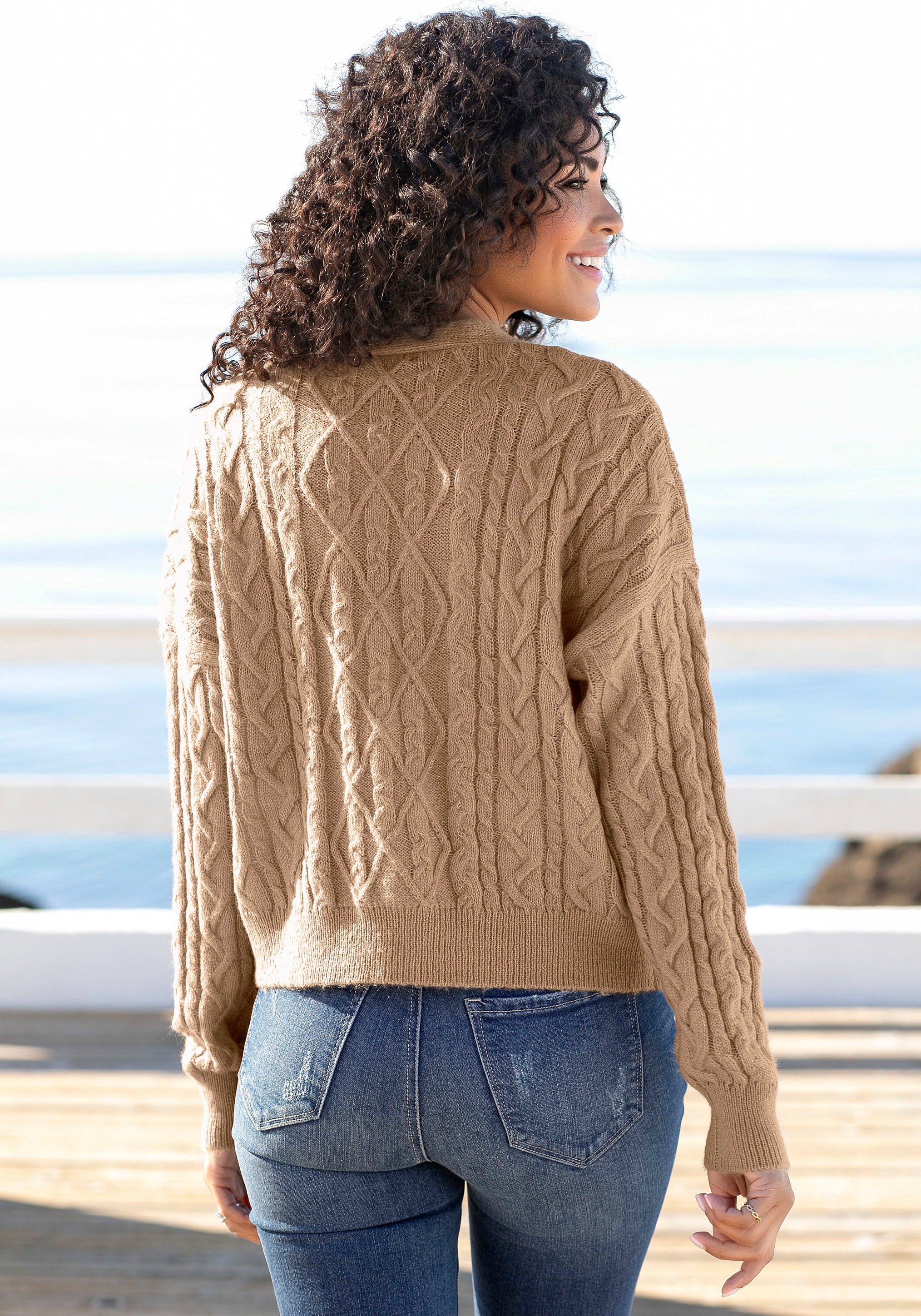 LASCANA Strickjacke, mit Zopfmuster