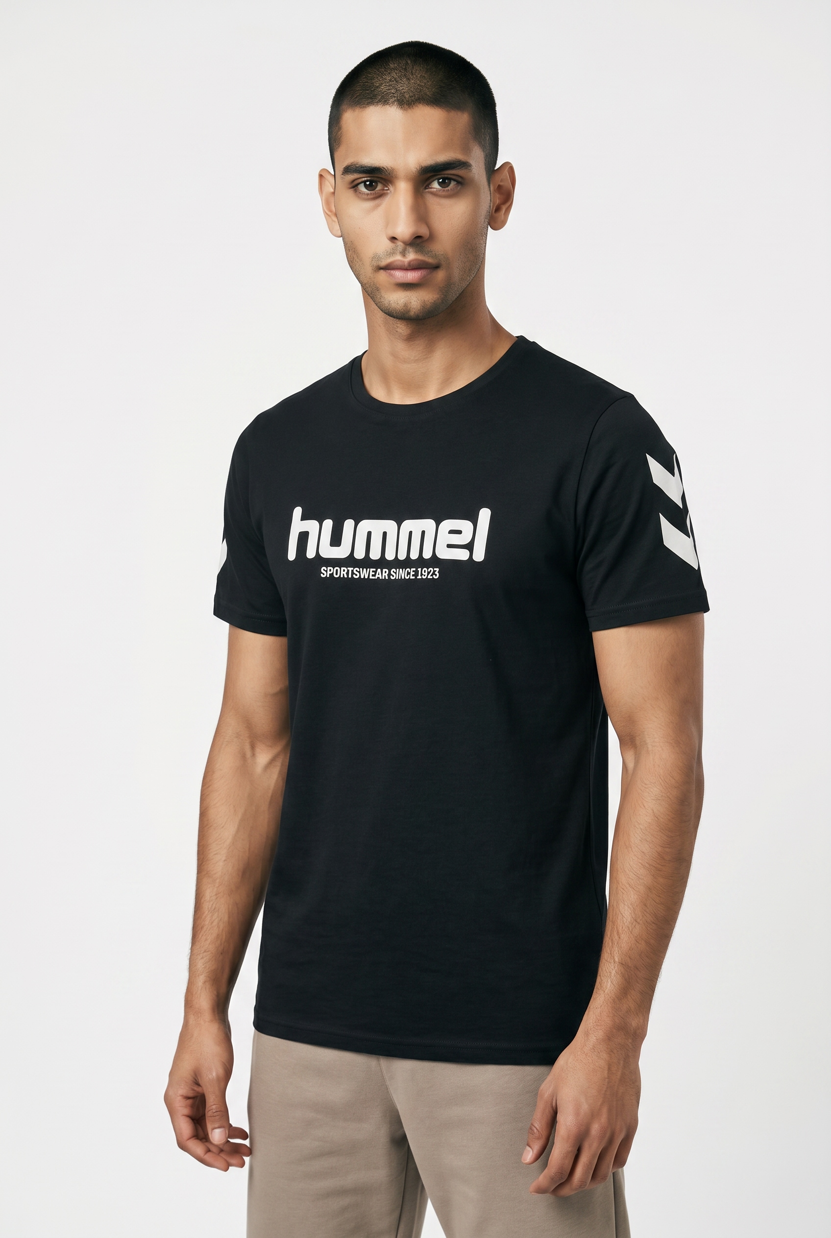 Image of hummel T-Shirt "HMLLEGACY 2.0 T-SHIRT S/S" kurze Ärmel, für sportliche Aktivitäten, aus Baumwolle