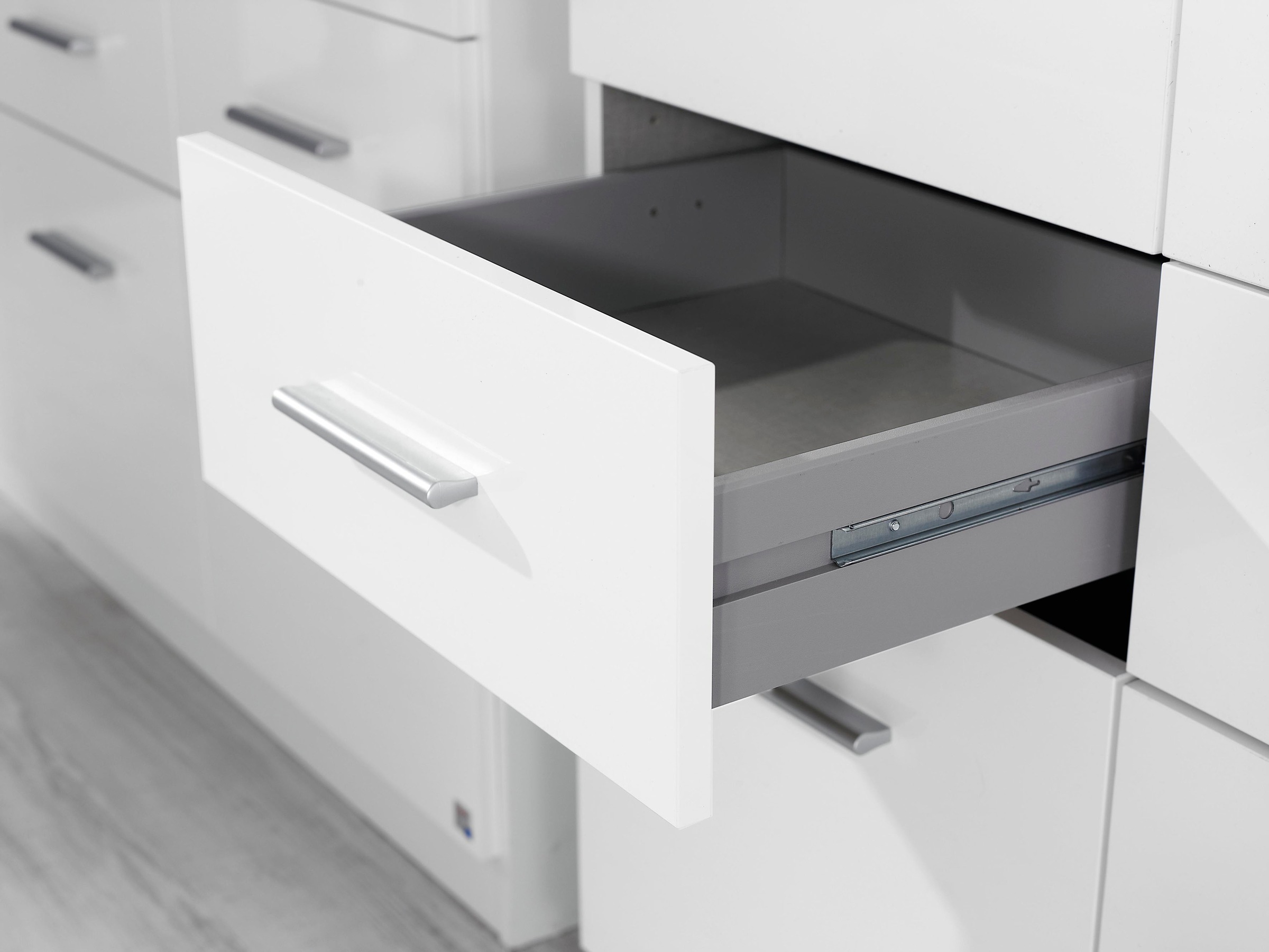 rauch Drehtürenschrank »Kleiderschrank Schrank Garderobe Schlafzimmerschrank CELLE«, in 4 Breiten und 2 Höhen, optional mit Schubkästen MADE IN GERMANY