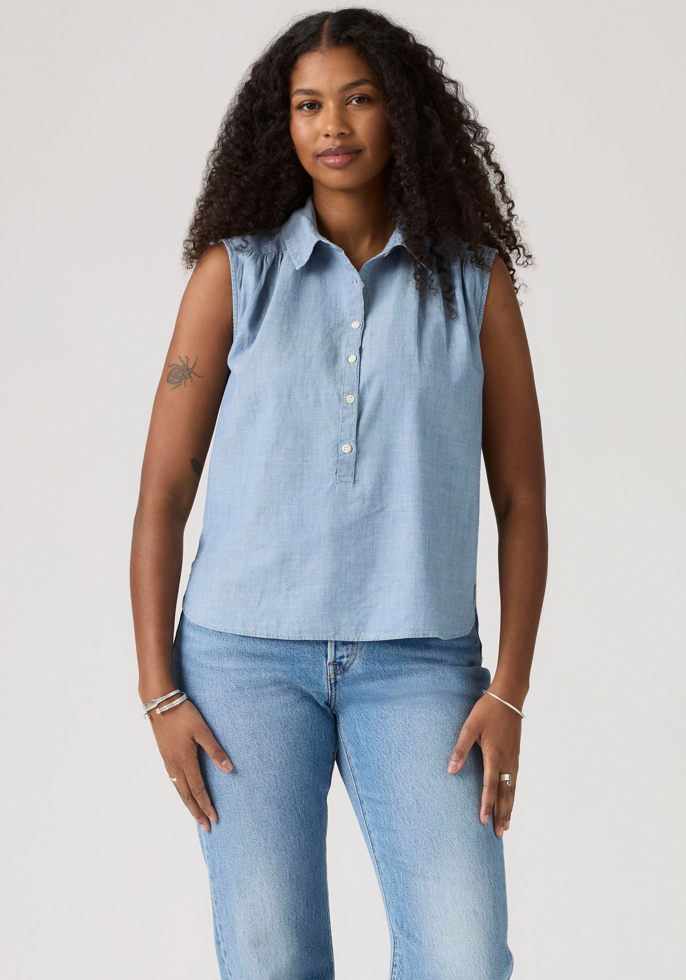 Image of Levis Blusentop Figurumspielende Passform