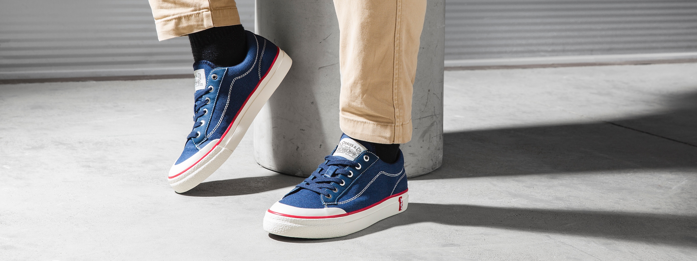 Levi's® Sneaker »LS2«, mit Kontrastnähten, Freizeitschuh, Halbschuh, Schnürschuh