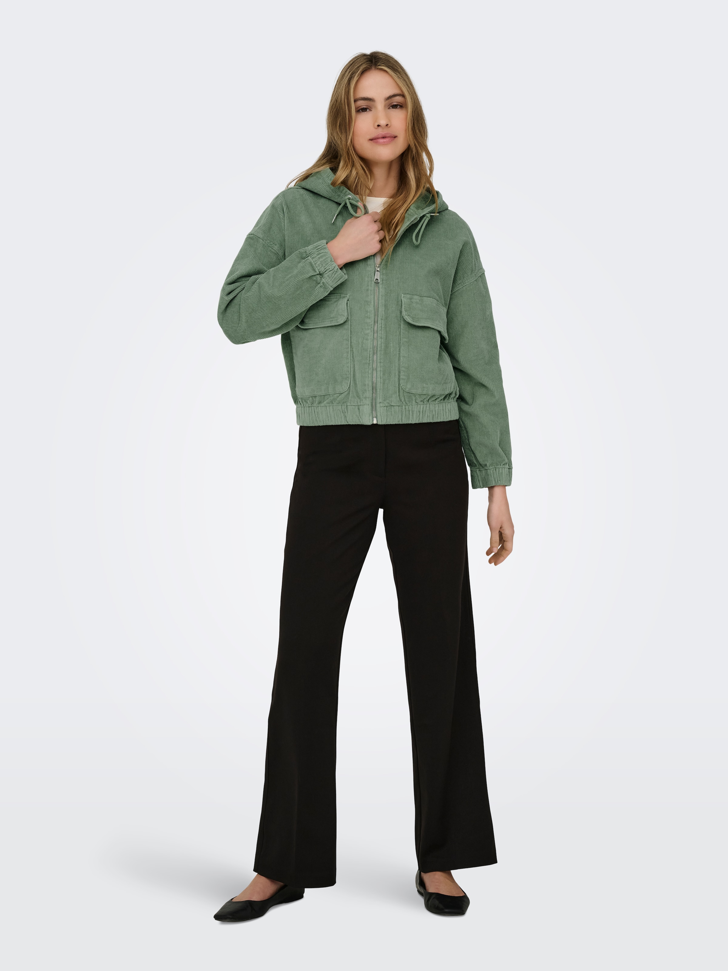 ONLY Veste en velours côtelé »ONLKENZIE L/S CORD JACKET PNT NOOS« mit Kapuze