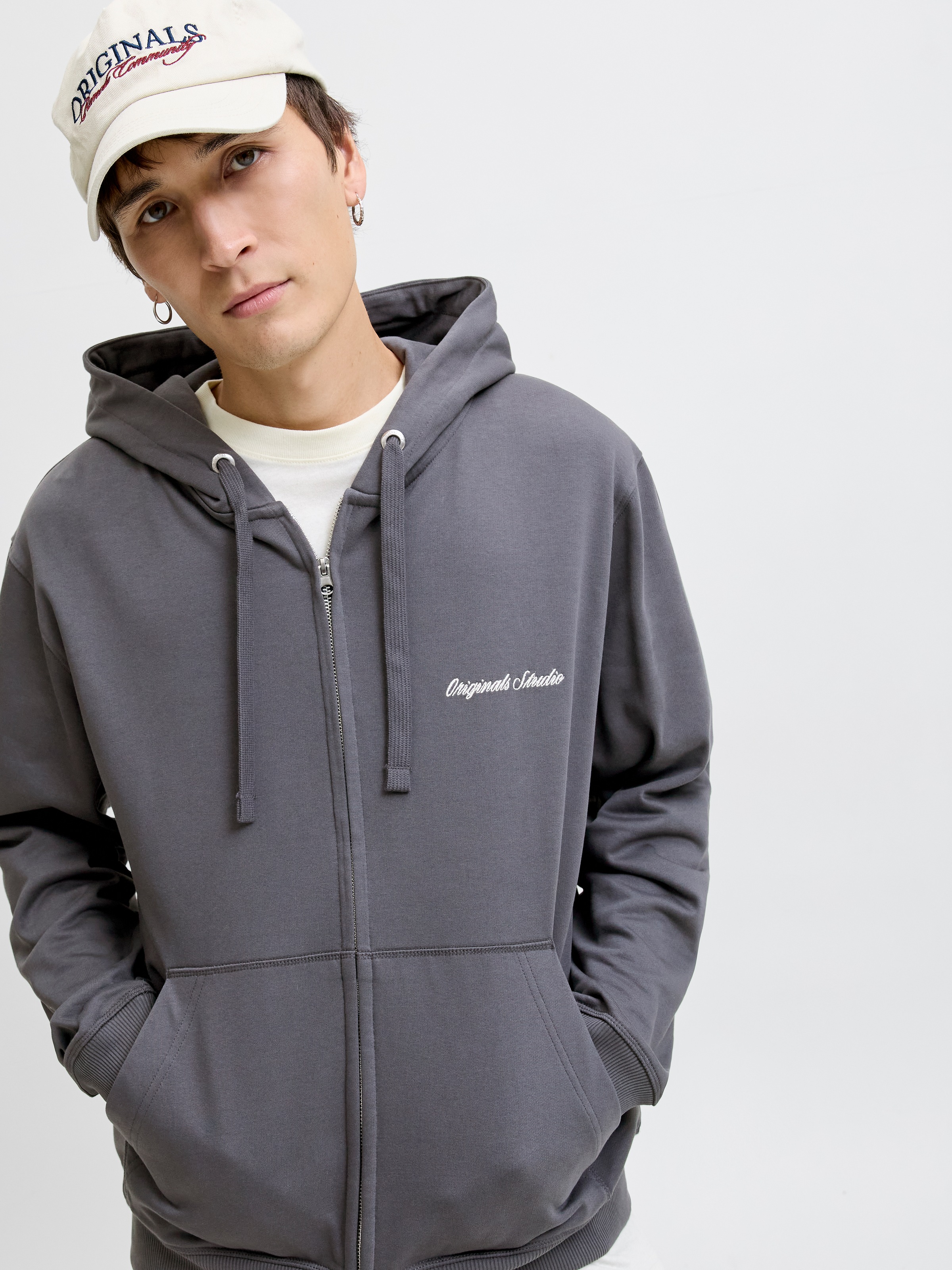 Jack & Jones Kapuzensweatshirt »JORNORREBRO EMB SWEAT ZIP HOOD NOOS«, mit Stickerei
