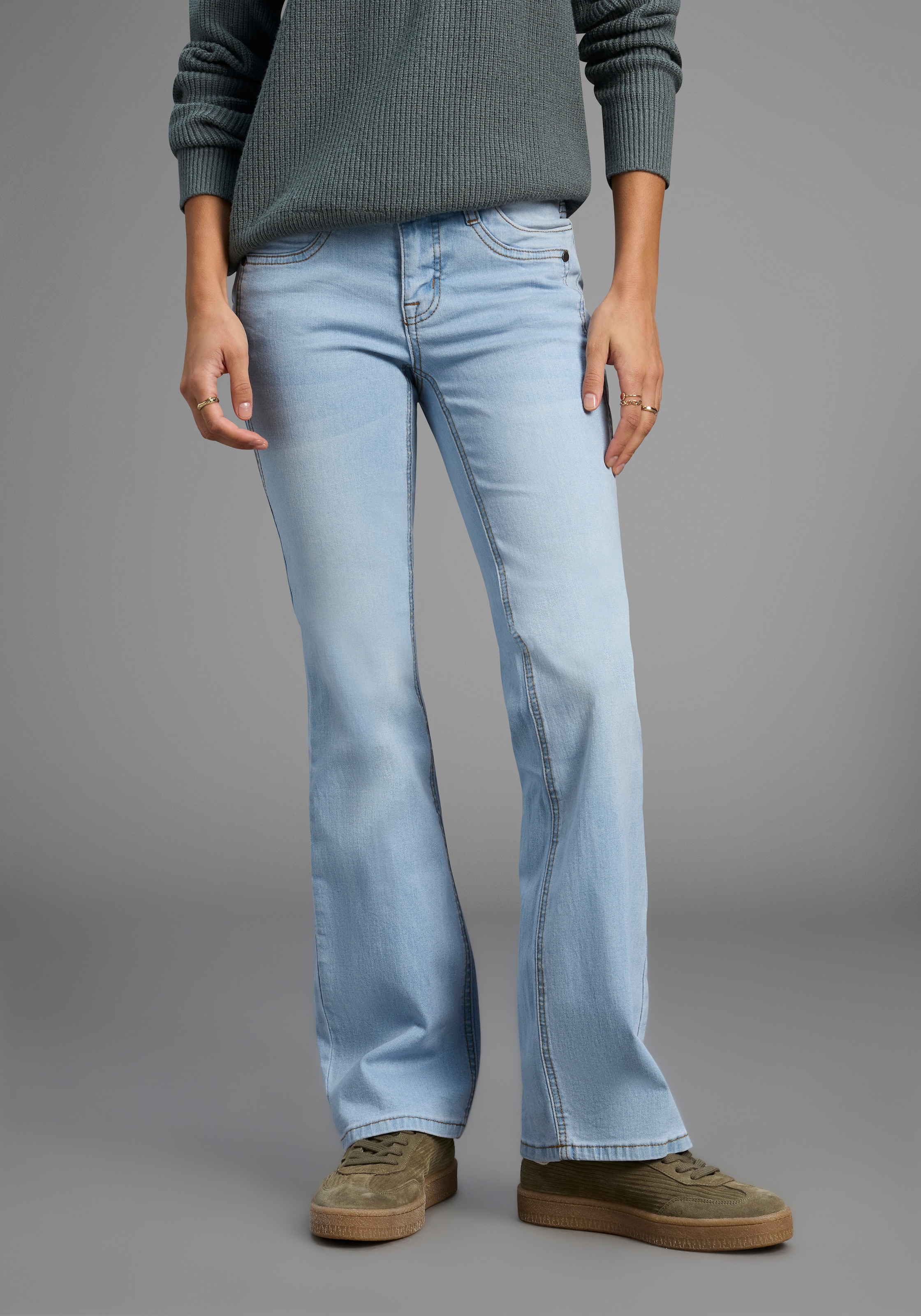Image of Arizona Bootcut-Jeans "Bund mit seitlichem Gummizugeinsatz" hohe Leibhöhe, Bootcut, mit Stretch, klassischer 5-Pocket-Style