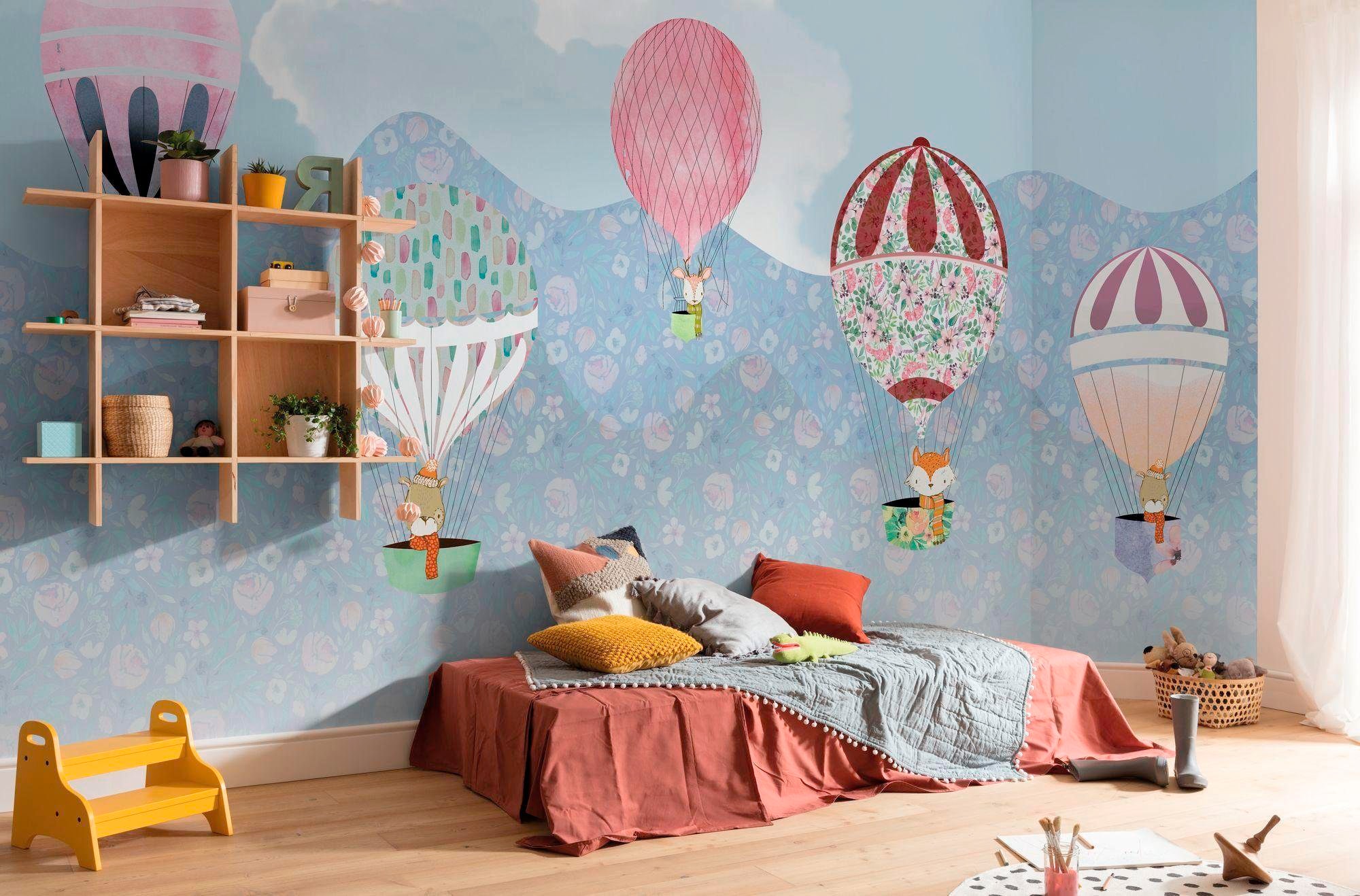 Komar Vliestapete »Digitaldruck Vlies - Happy Balloon - Grösse 500 x 250 cm«, bedruckt, Wohnzimmer, Schlafzimmer