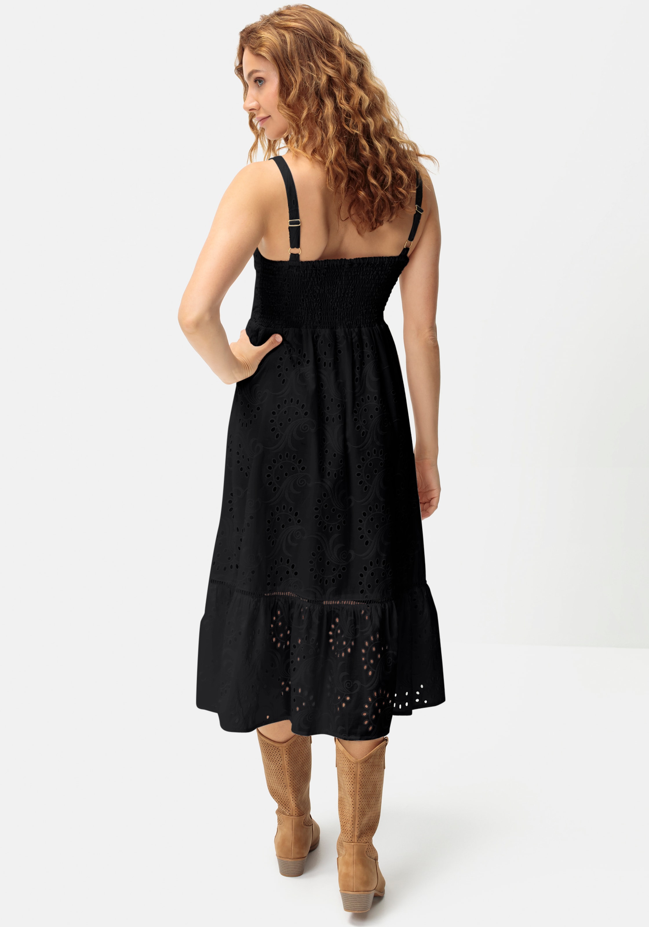 LASCANA Robe midi mit sommerlicher Lochstickerei