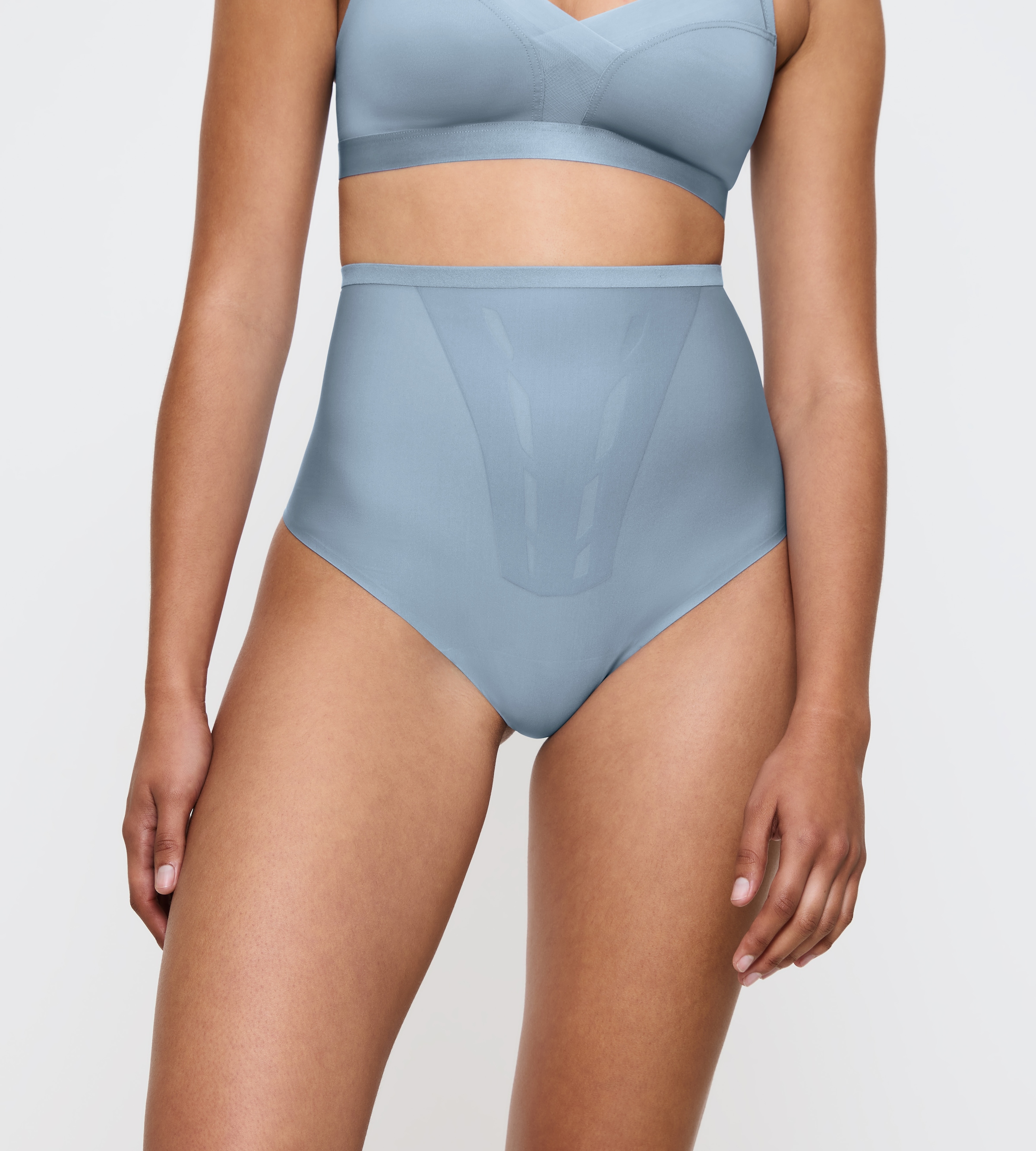 Image of Triumph Shapingstring "Shape Smart" formend, leicht, nahtlos, elastisch, mit Power-Mesh-Zonen