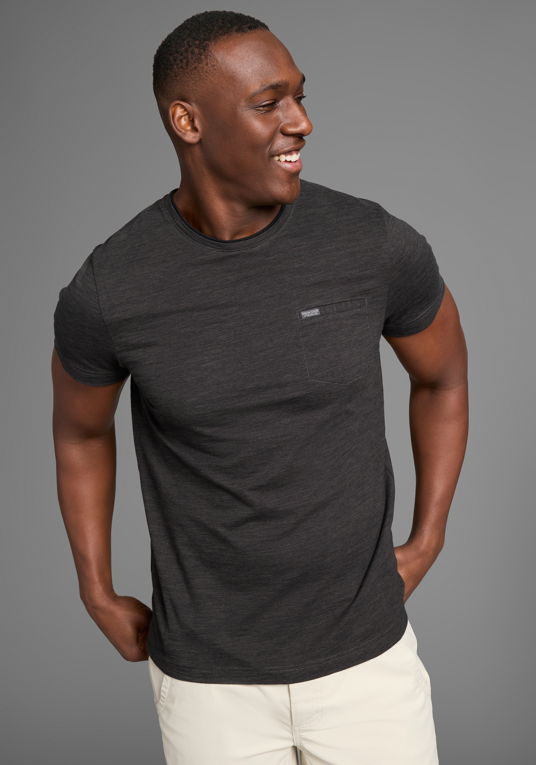 Image of Bruno Banani T-Shirt Mit Doppelkragen und Zierbrusttasche
