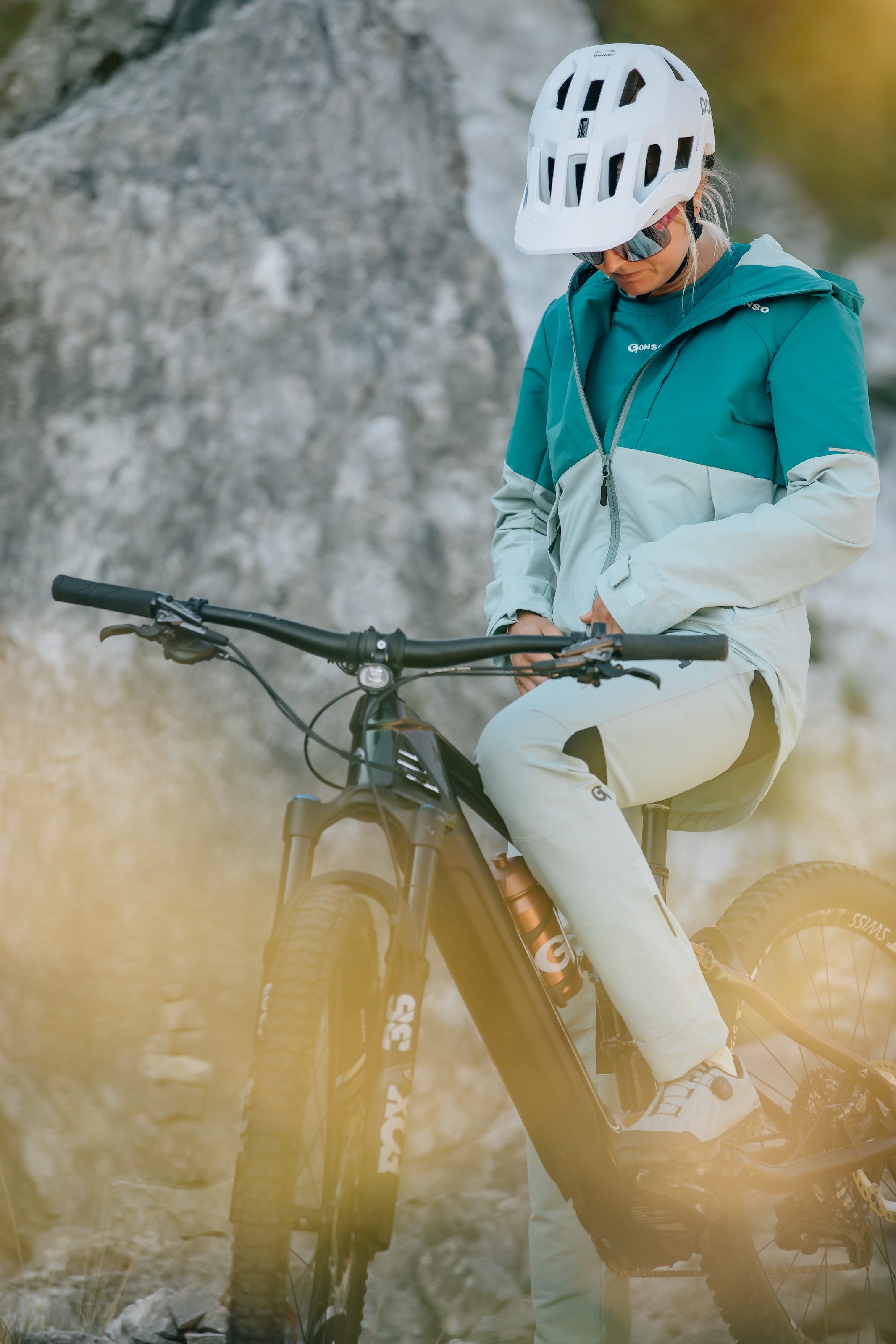 Gonso Fahrradjacke »LAVARELLA«, MTB-spezifischer Schnitt und Material - strapazierfähig und formstabil