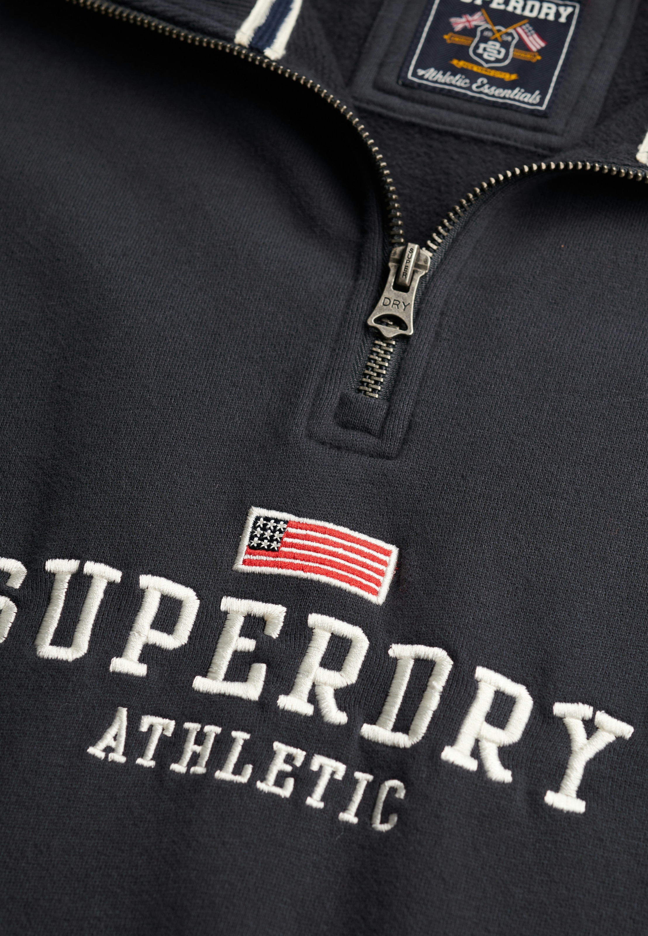 Superdry Sweatshirt »ATH ESS GRAPHIC HALF ZIP«
