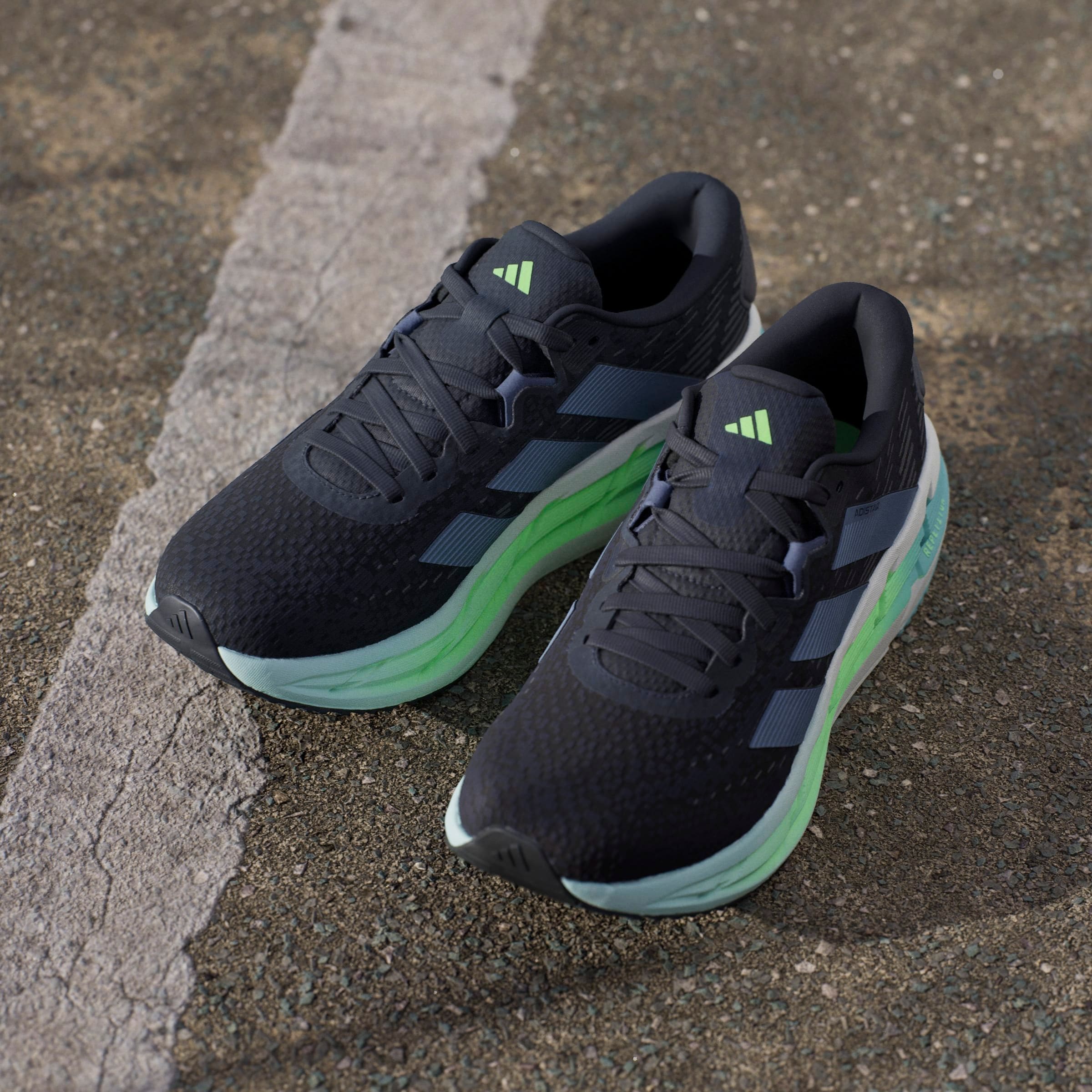 adidas Performance Chaussure de course »ADISTAR 4«