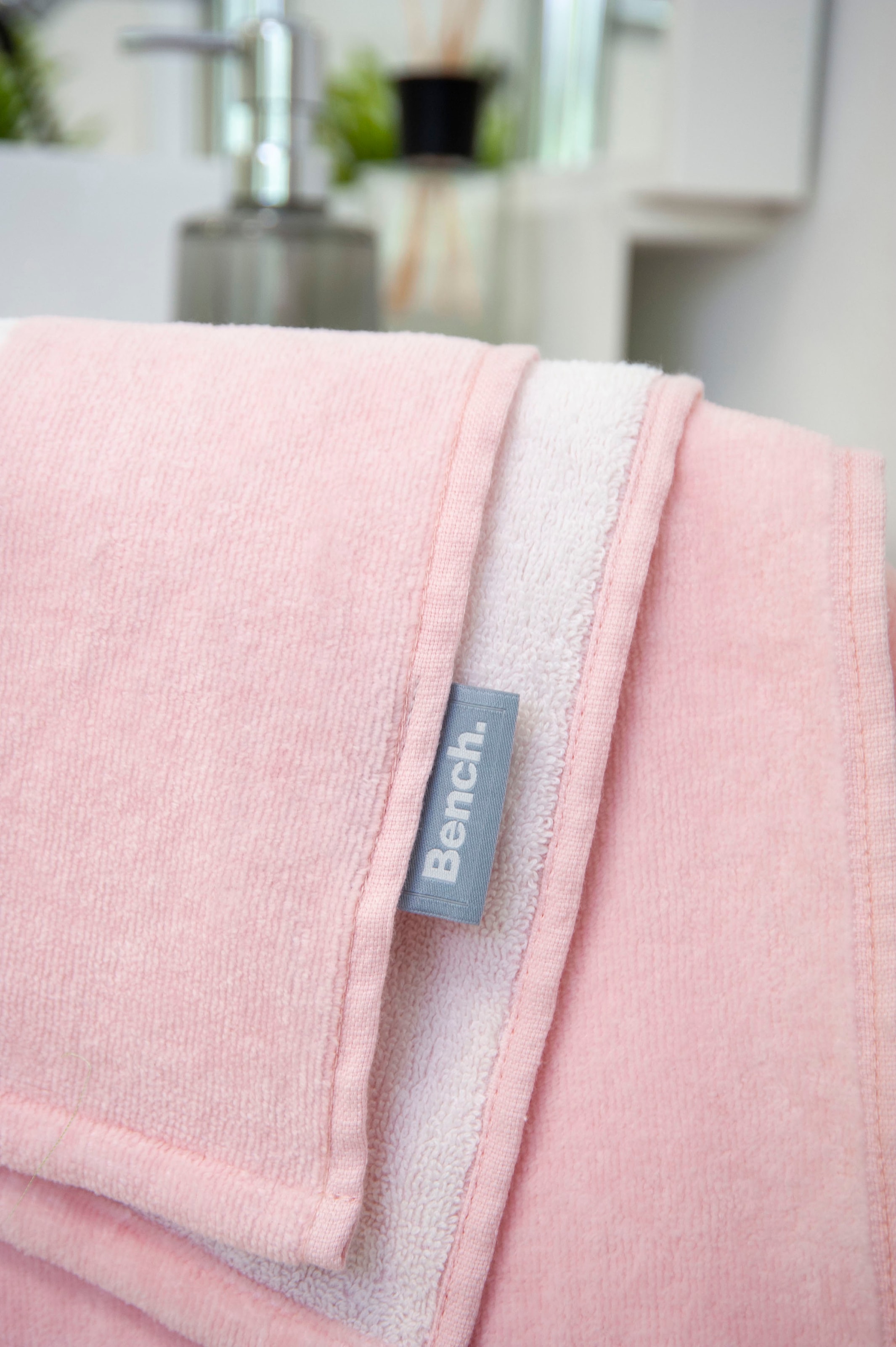 Bench. Strandtuch »Bench« mit dekorativem "Bench" Schriftzug