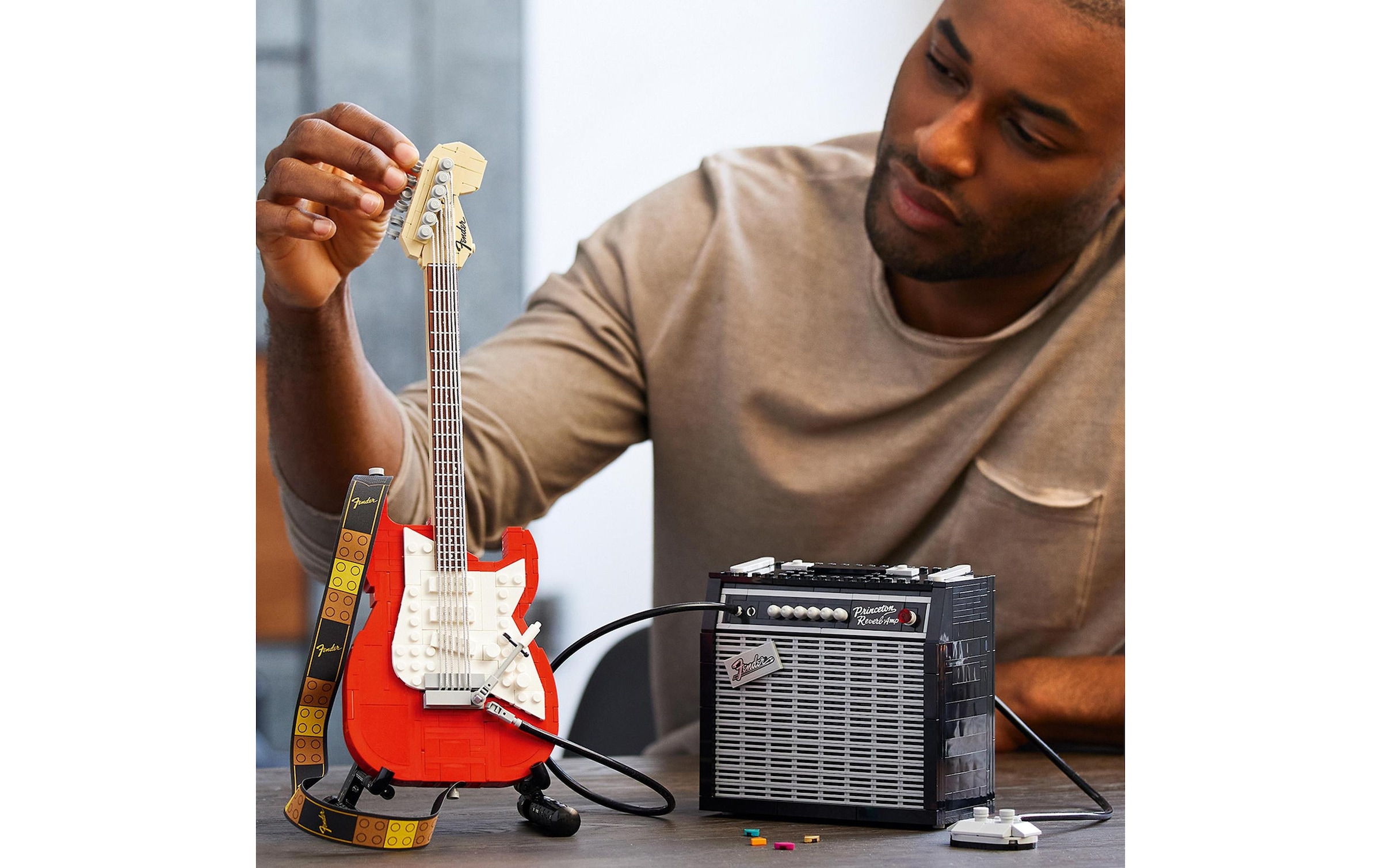 LEGO® Spielbausteine »Fender Stratocaster 2«, (1074 St.)