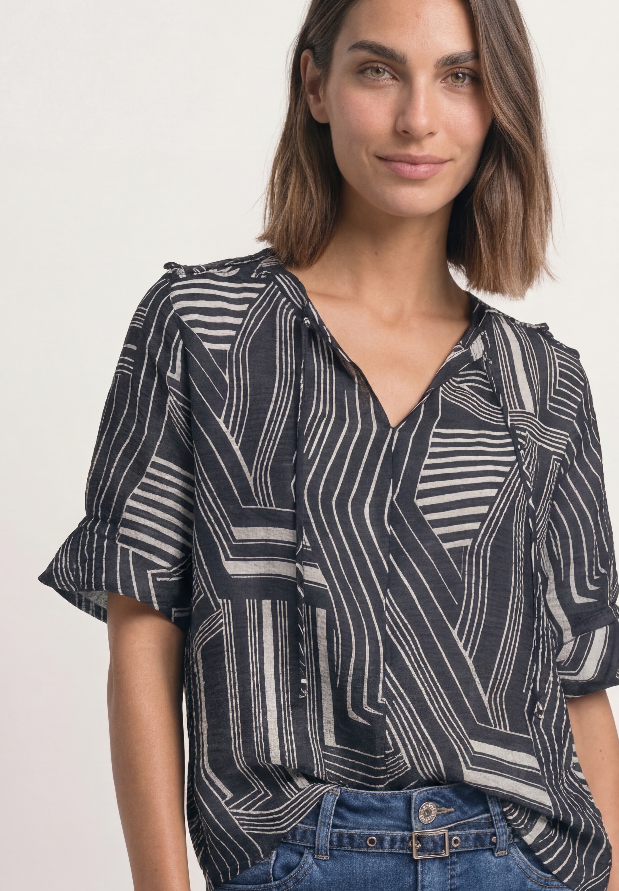 STREET ONE Kurzarmbluse Kurzarm Tunika-Sommerbluse mit grafischem Muster